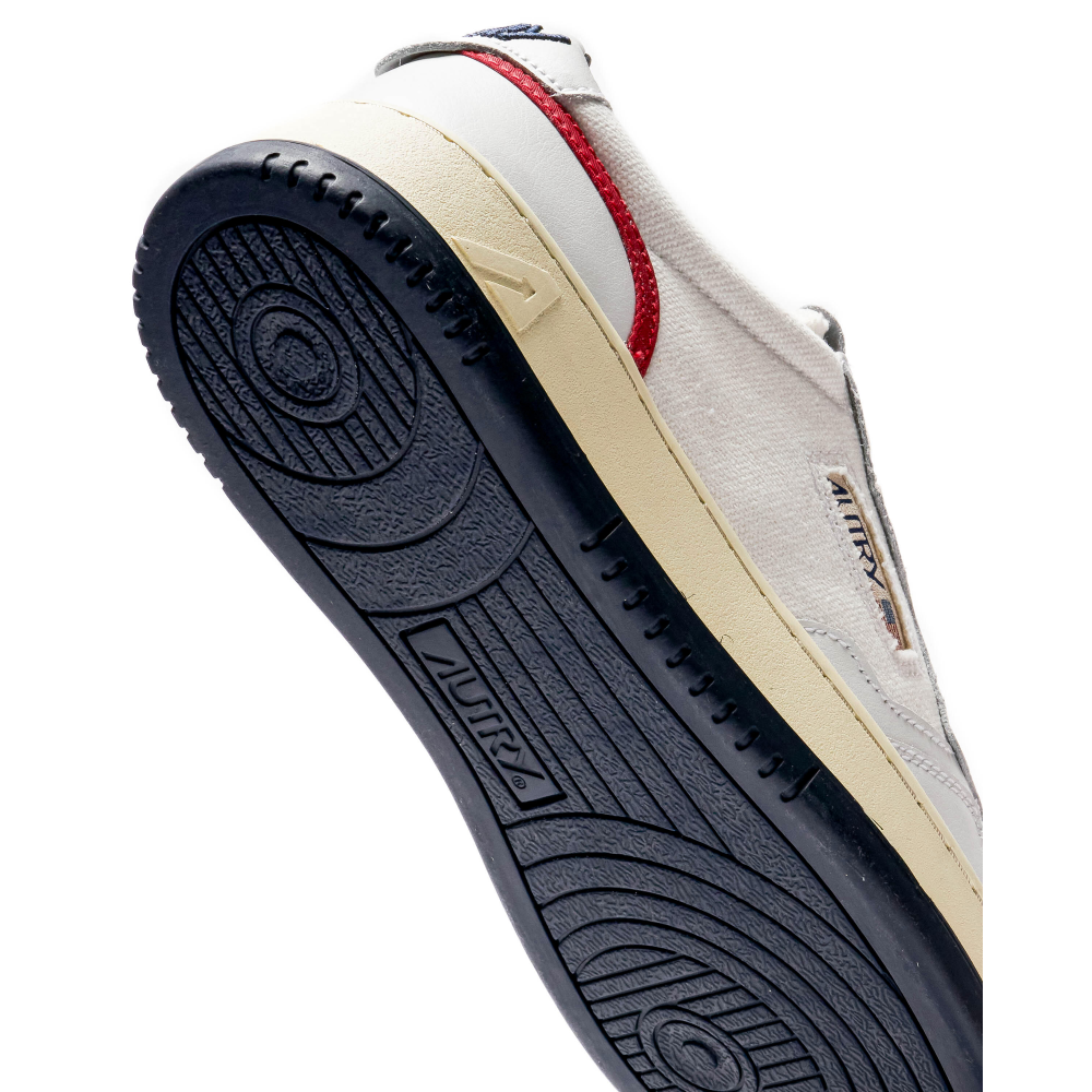 Autry WMNS OPEN LOW AOLWCE15 / weiss