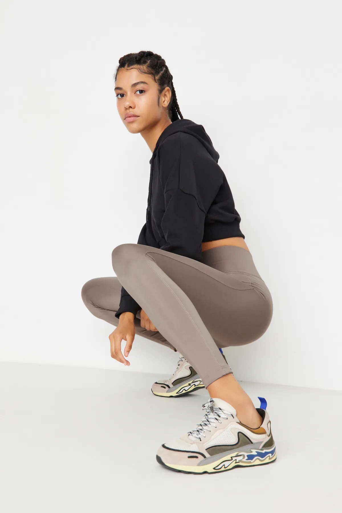 Trendyol Collection  Nerzfarbene, elastische Sport-Leggings mit breiter Taille und extra Erholung in voller Länge, gestrickt, TWOAW21TA0029