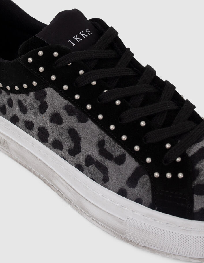 Sneakers noires cuir velours motif léopard et clous Femme