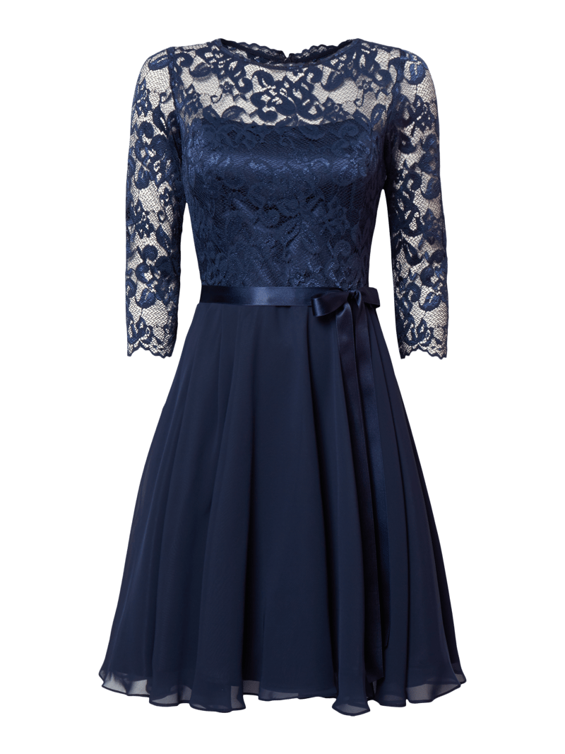 Brautkleid aus floraler Spitze in dunkelblau