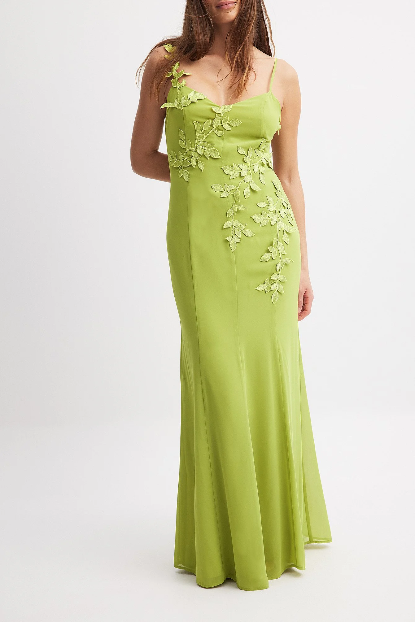 Gewebtes, luftiges Maxikleid mit Rückendetail