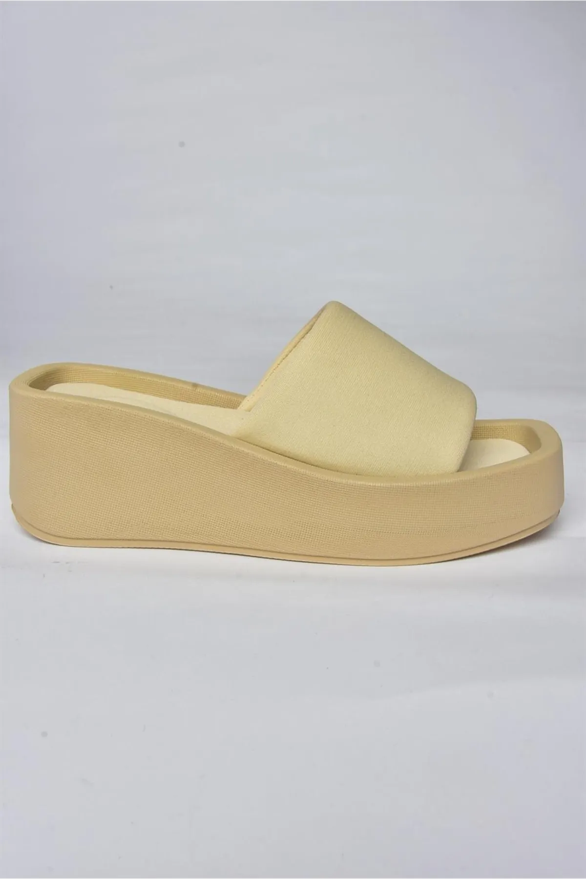 Fox Shoes  Beigefarbene Damen-Hausschuhe aus Stoff mit dicker Sohle