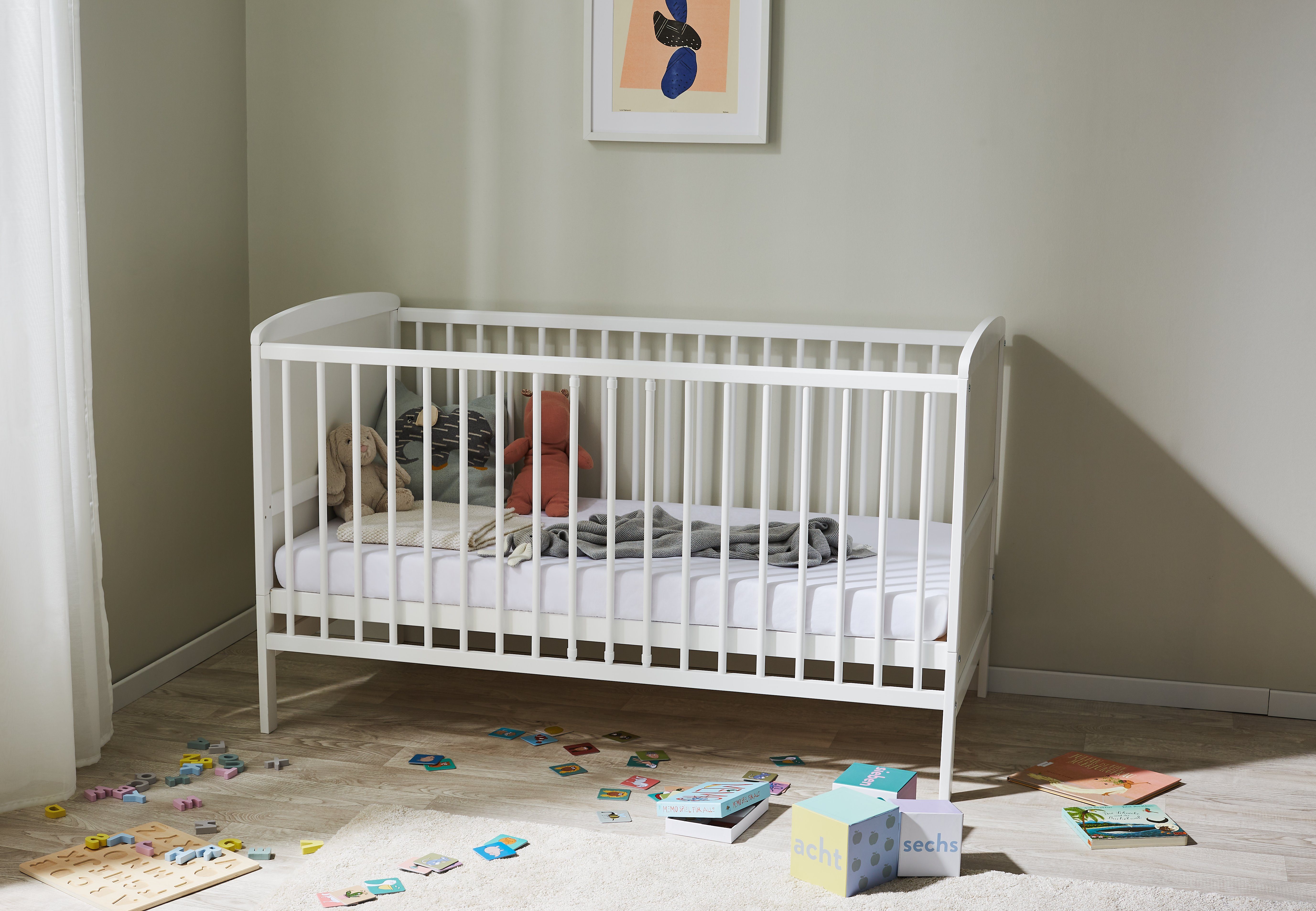 Kids Collective Babybett Kinderbett 70x140 cm umbaubares Gitterbett höhenverstellbar, herausnehmbare Sprossen optional mit Matratze, weiss Vollholz Kiefer