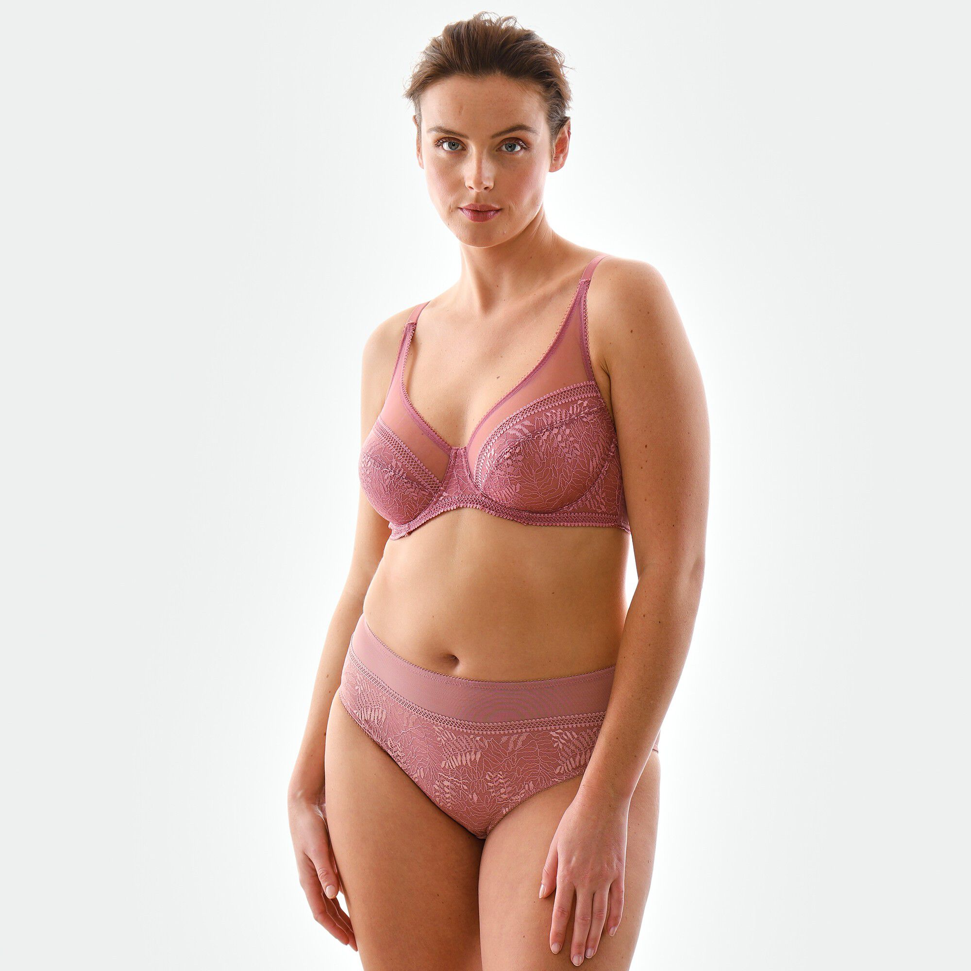 Soutien-gorge minimiseur en tulle et dentelle Camana