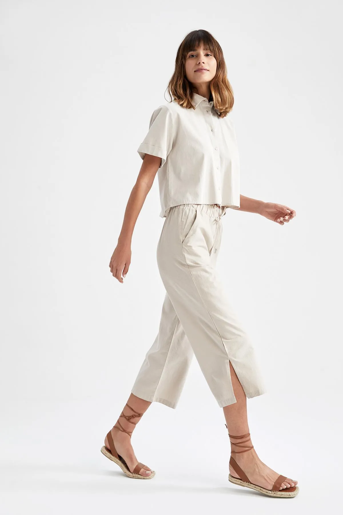 DeFacto  Capri-Hose in Leinenoptik aus 100 % Baumwolle mit breiten Beintaschen