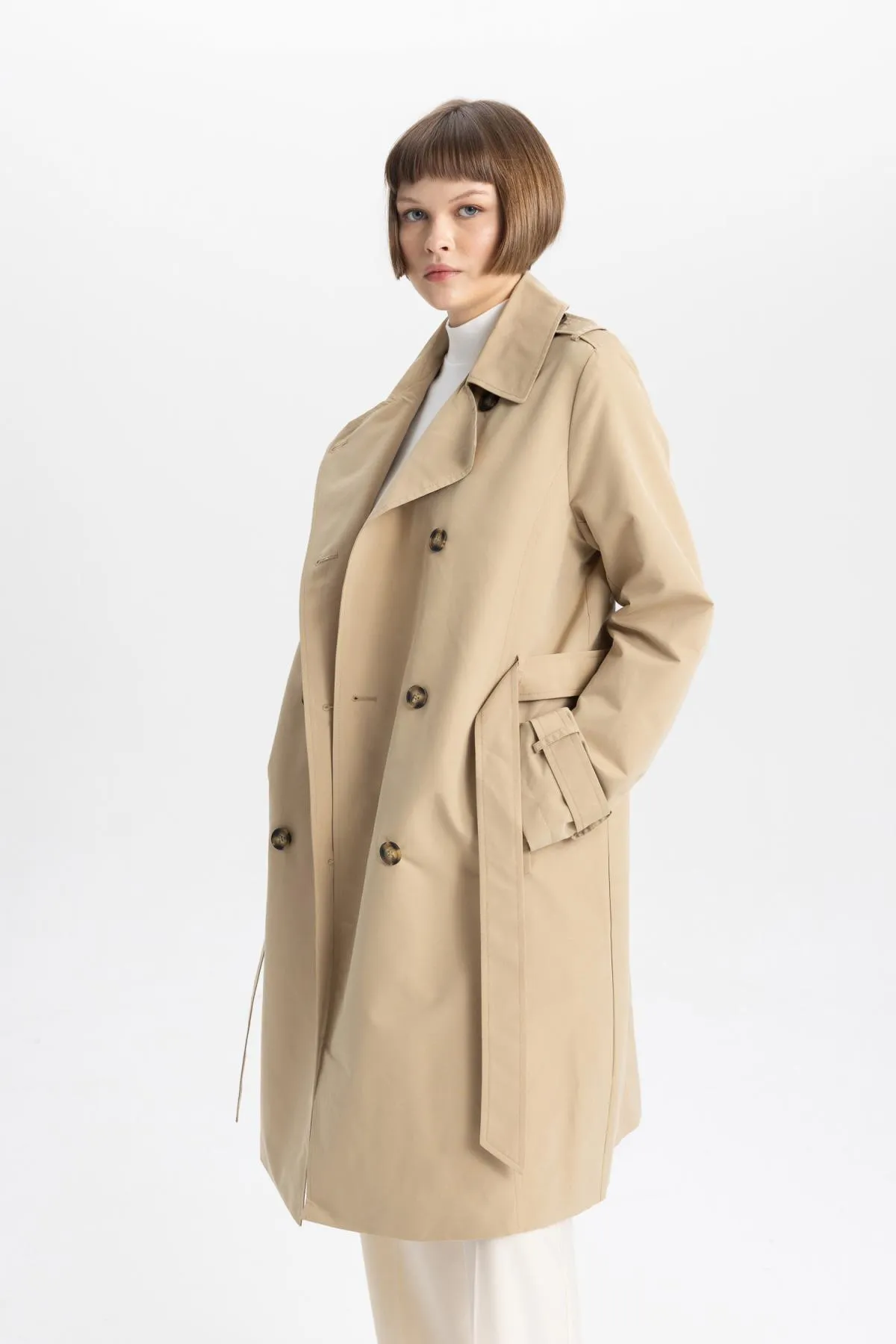 DeFacto  Wasserdichter Trenchcoat mit normaler Passform und Gürtel A0593ax24sp