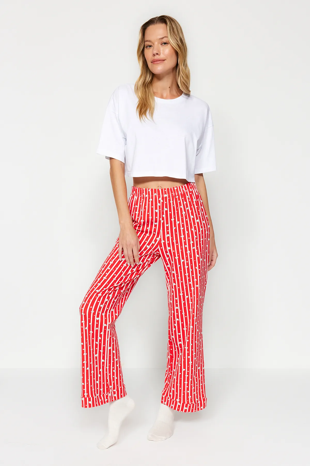 Trendyol Collection  Rote Pyjamahose aus gestreiftem Baumwollstrick THMSS23PJ00002