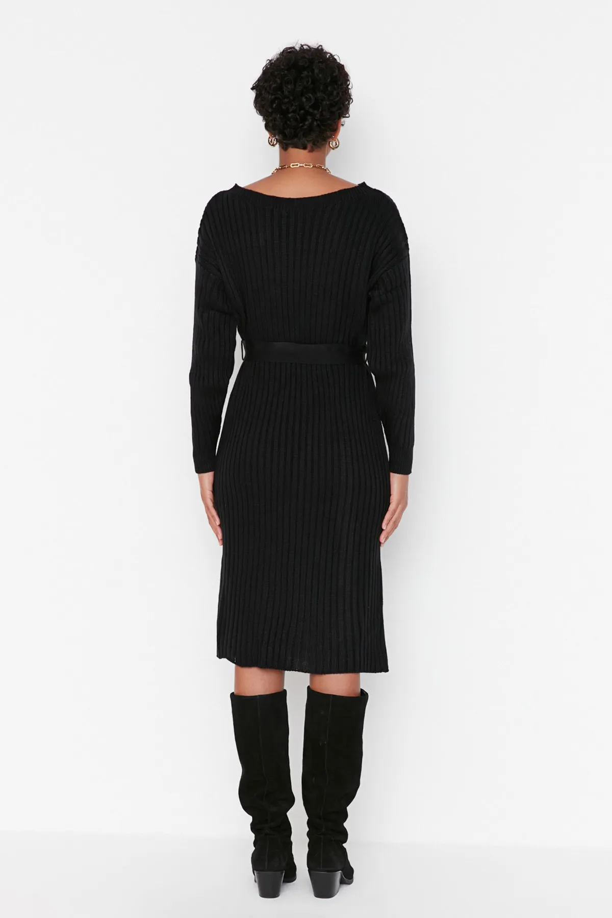 Trendyol Collection  Schwarz Schwarzes Midi-Strickkleid mit Gürtel TWOAW23EL00444 Kleid TWOAW23EL00444