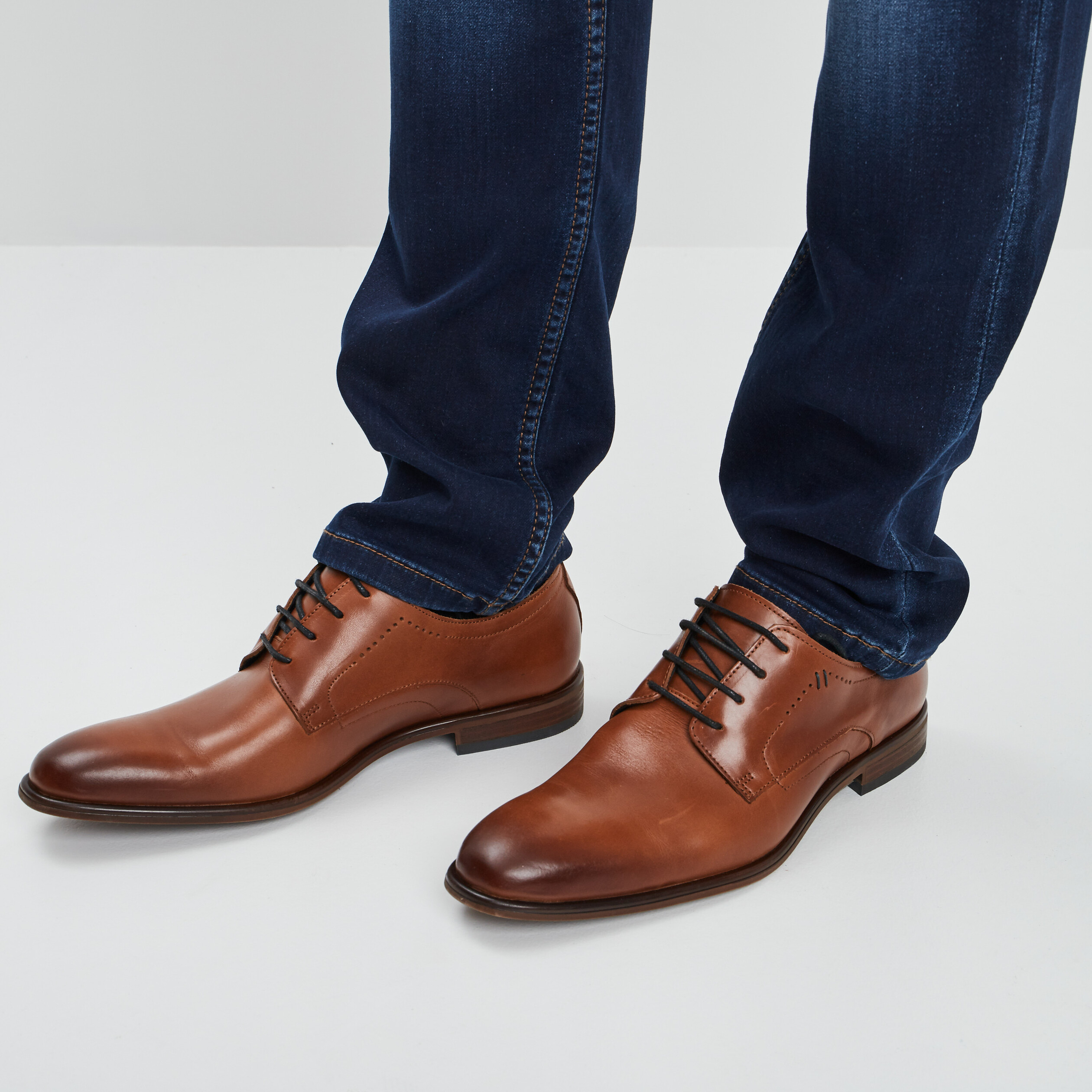 Derbies à lacets en cuir lisse marron homme | La Halle