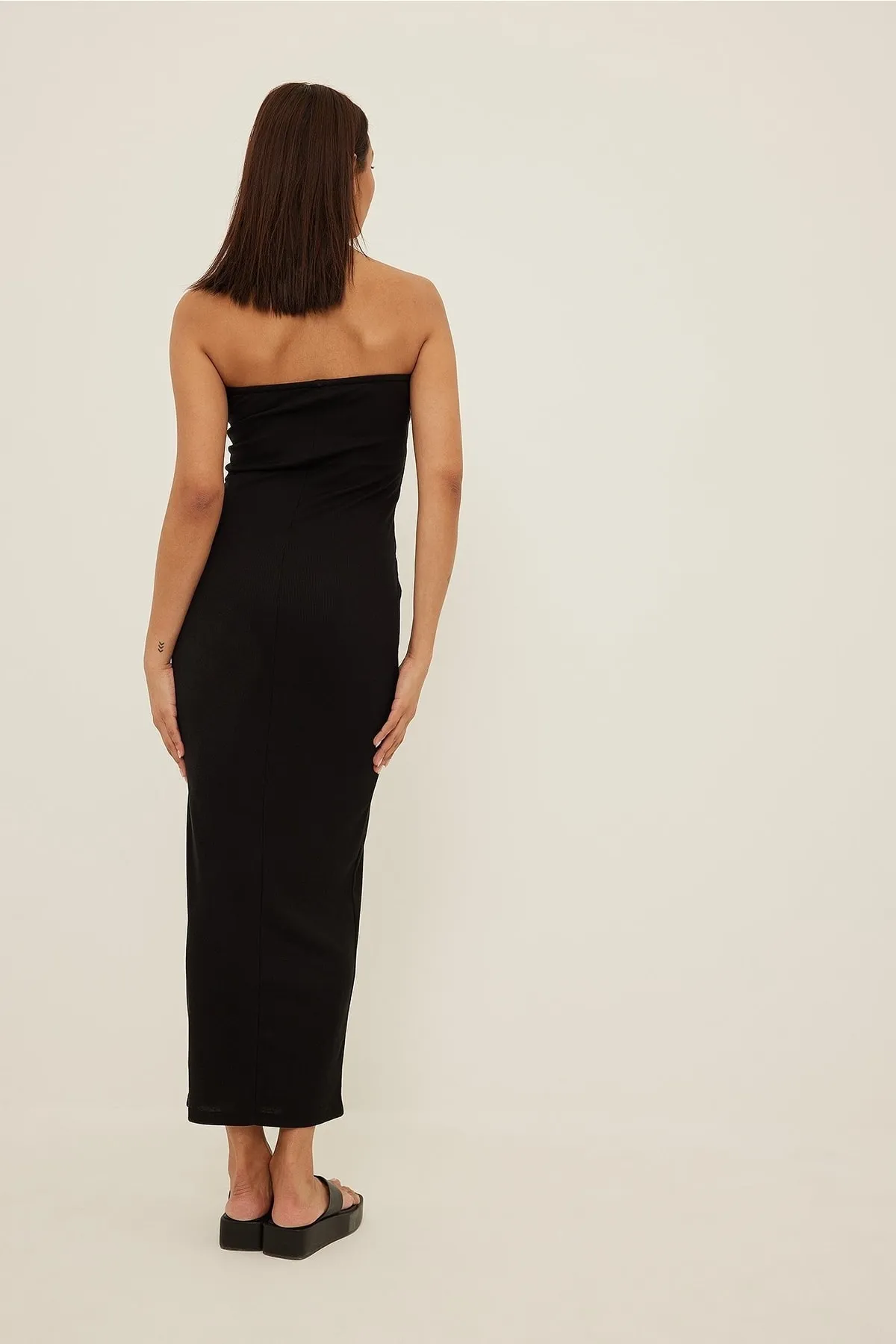 NA-KD  Geripptes Maxi-Schlauchkleid