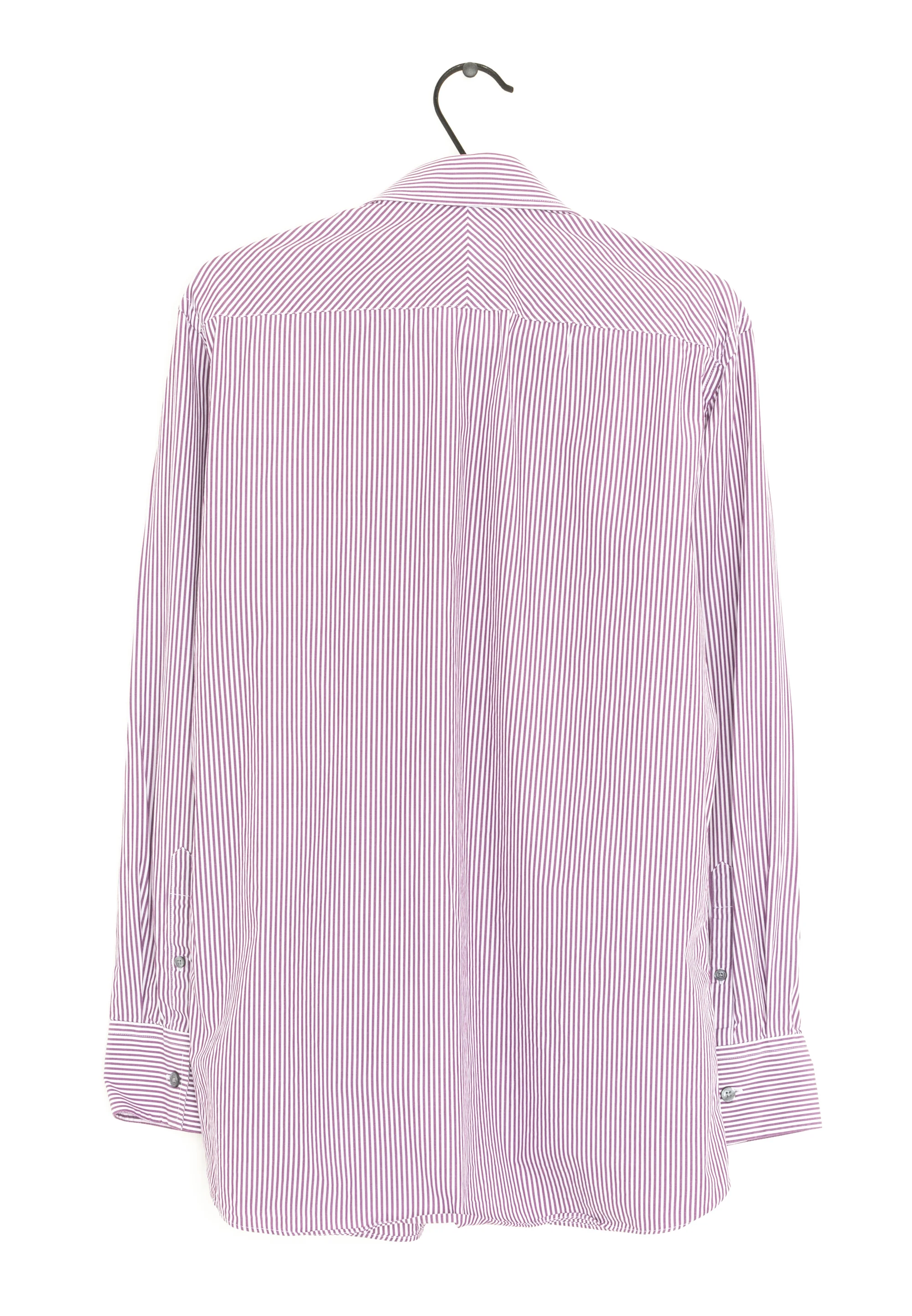Próxima camisa elegante