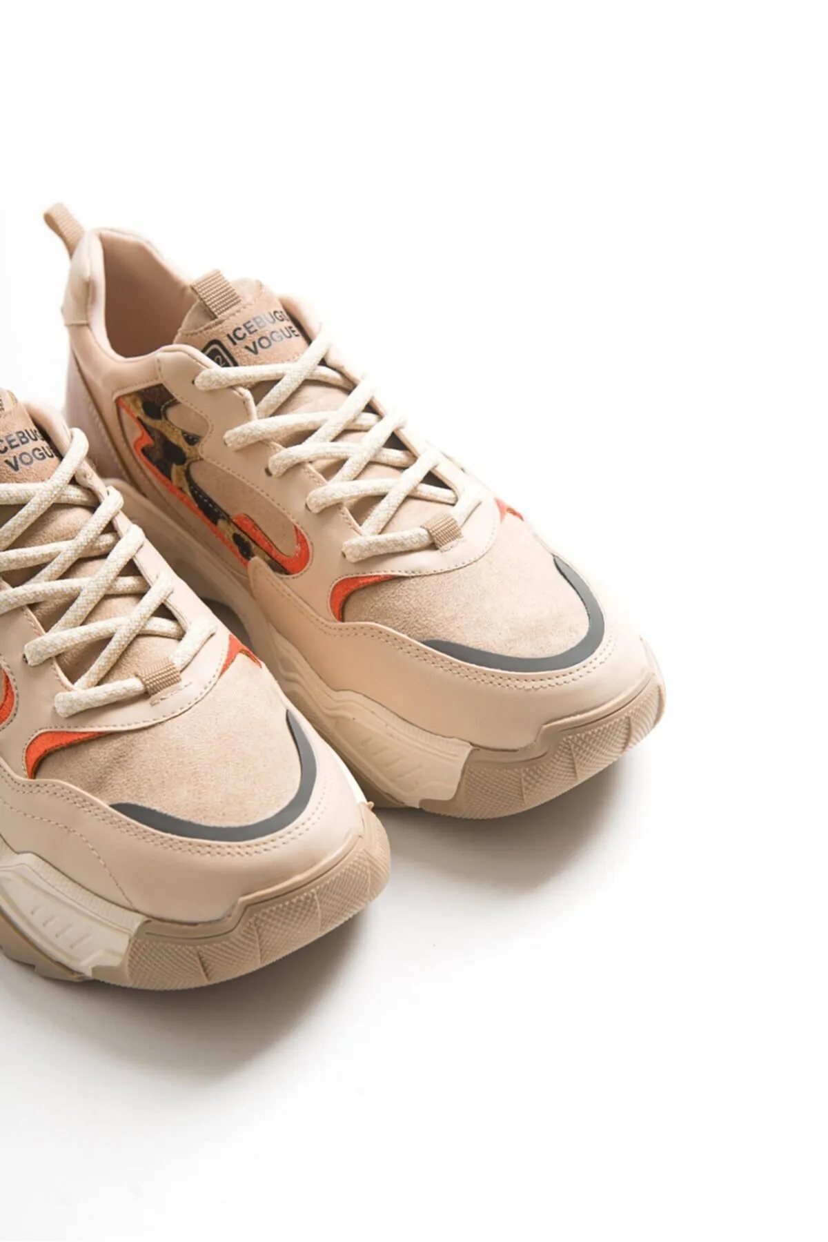 LuviShoes  Beigefarbene Leoparden-Sneaker für Damen