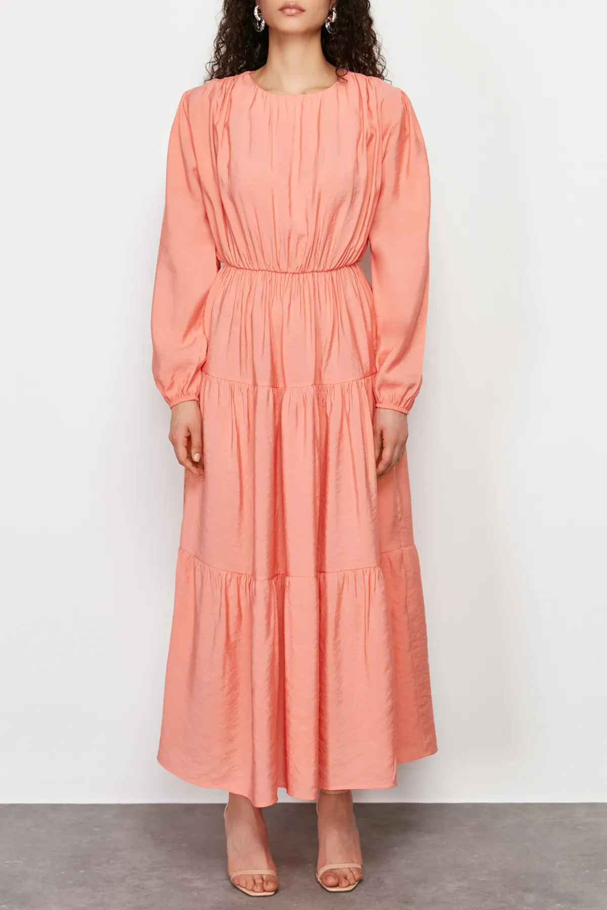 Trendyol Modest  Pfirsichfarbenes Webkleid mit Ballonärmeln TCTSS24EB00165