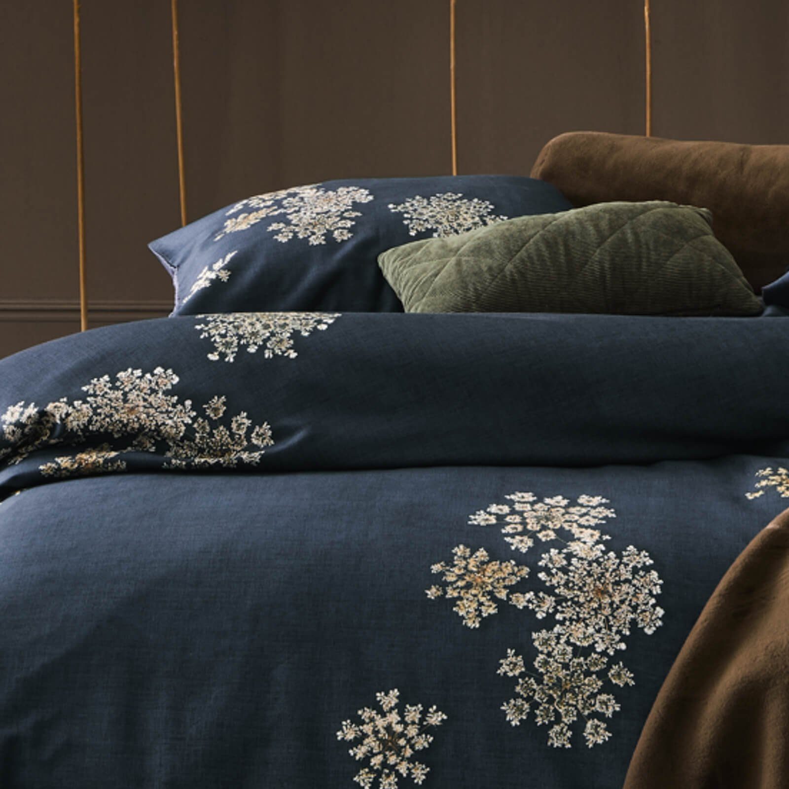 Bettwäsche Lauren Indigo Blue, Essenza, Satin, 2 teilig, Blumen, Bärenklau, floral