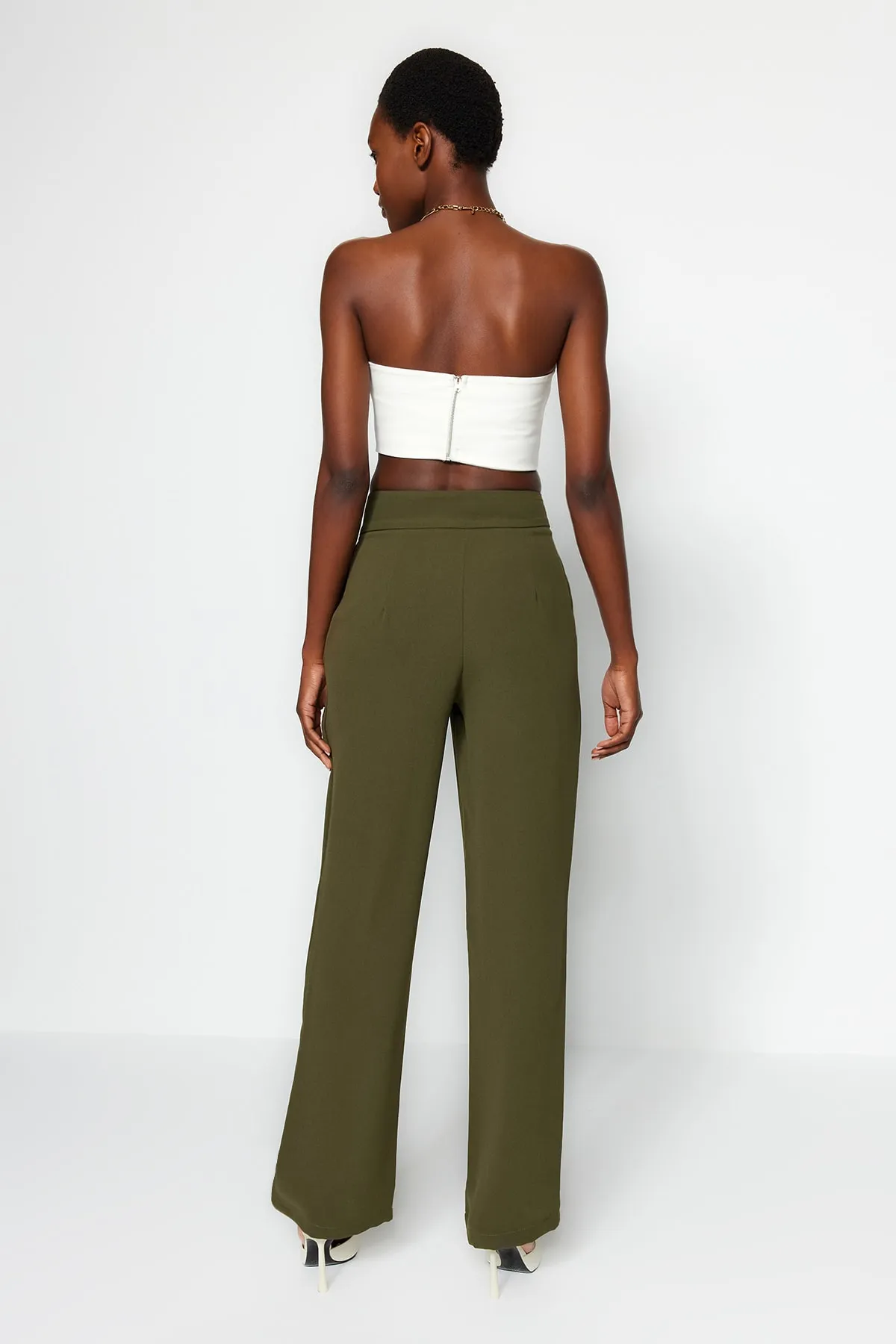Trendyol Collection  Khakifarbene, plissierte Webhose mit weitem Bein TWOSS19WX0017