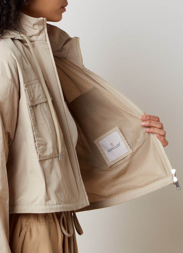 Jachetă scurtă Moncler Leda cu glugă ascunsă