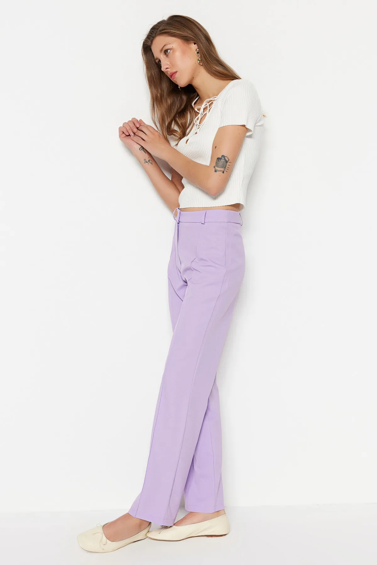 Trendyol Collection  Lilafarbene, gerade, gerippte, genähte Webhose mit hoher Taille TWOSS21PL0093