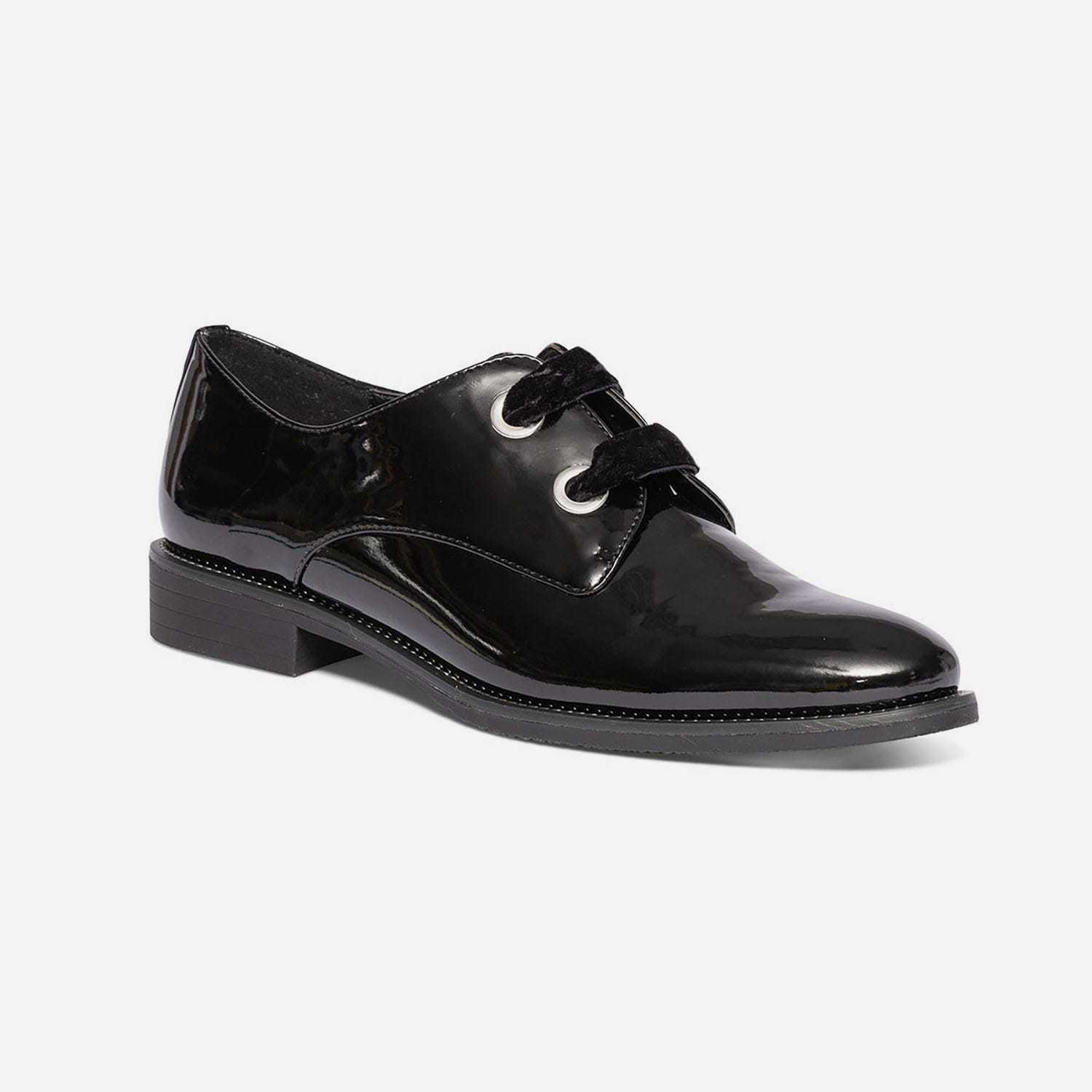 Derby noir verni à lacet velours