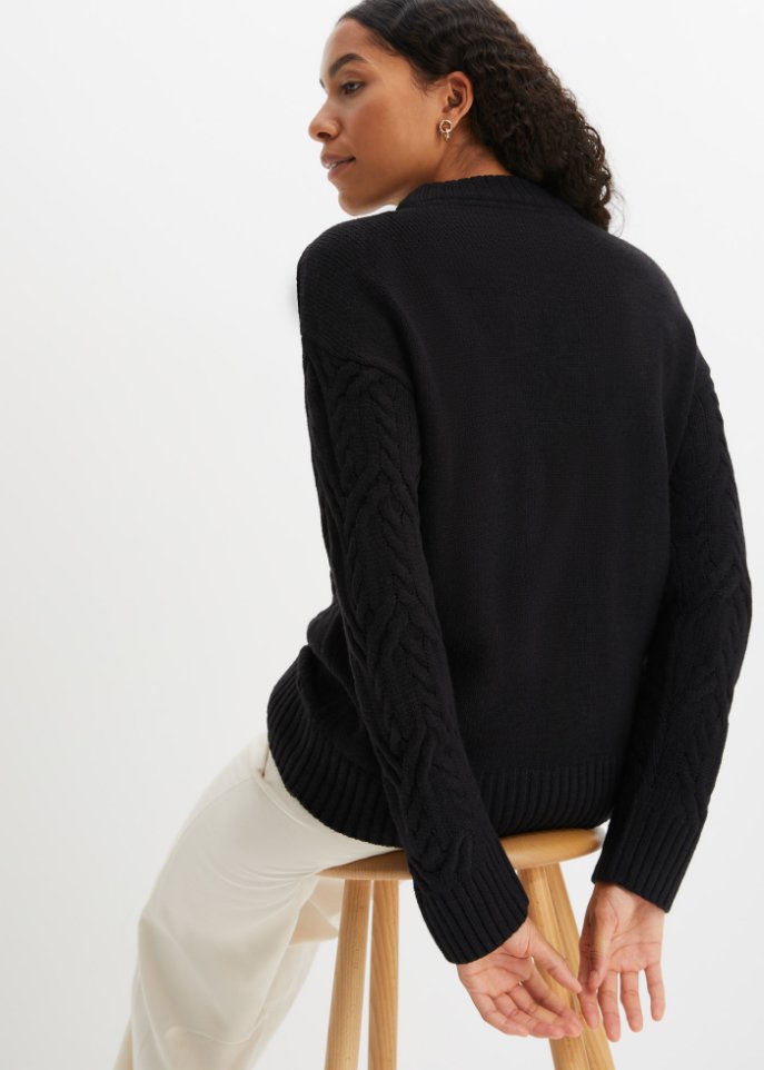 Rundhals-Pullover mit Zopfmuster