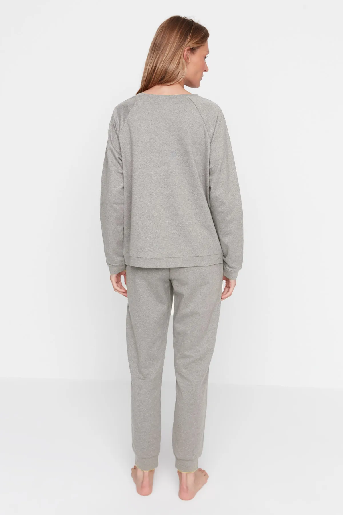 Trendyol Collection  Anthrazitfarbenes Slogan-T-Shirt-Jogger-Strick-Pyjama-Set THMAW21PT0497