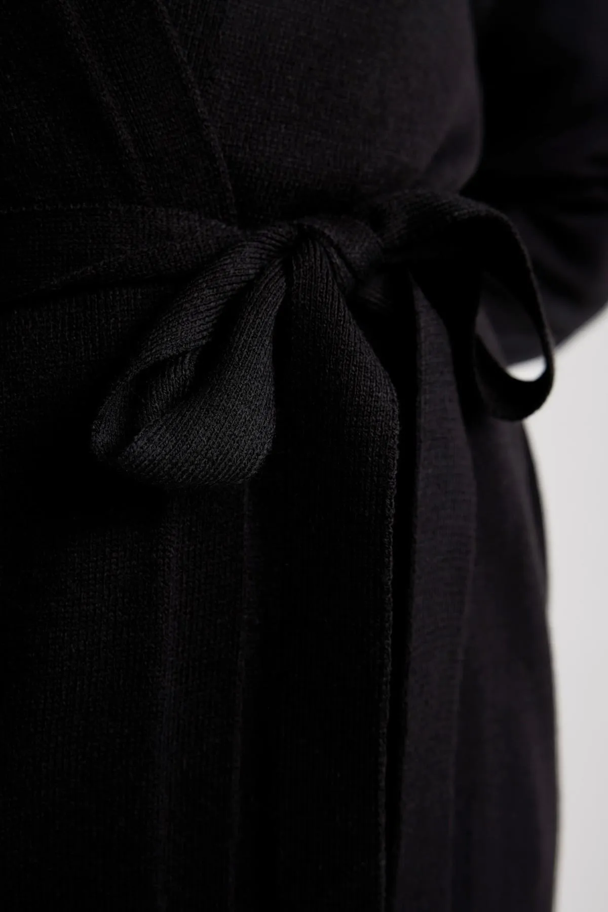 DeFacto  Strickjacke mit V-Ausschnitt und normaler Passform