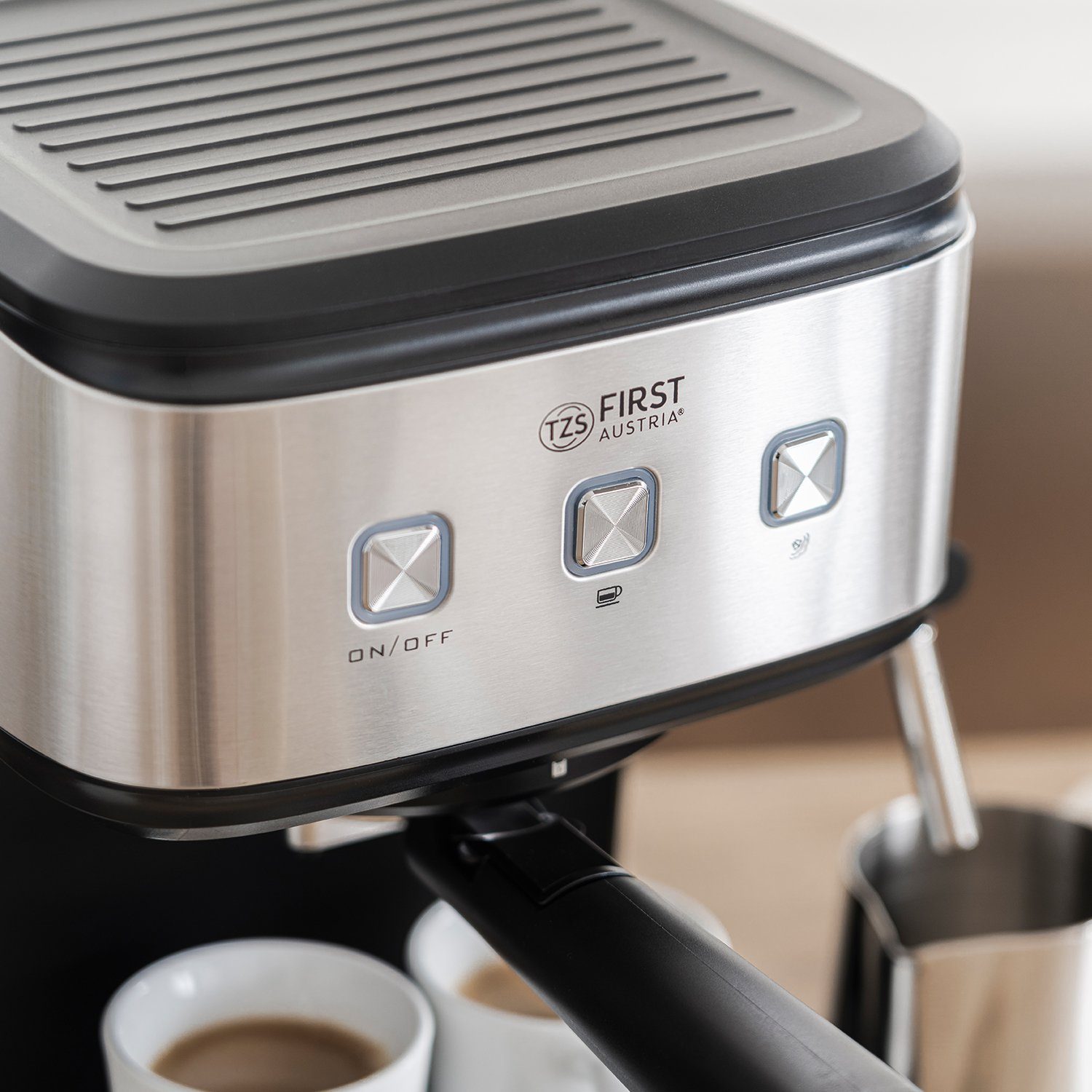 TZS FIRST AUSTRIA Siebträgermaschine Espresso Siebträgermaschine, elektrisch, mit Milchschäumer, Edelstahl, tauglich für Pads, 1,5 L Wassertank, inkl. 2in1 Messlöffel und Tamper