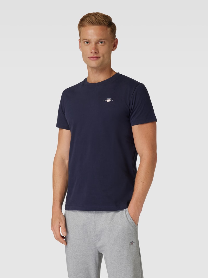 Pyjama-Oberteil mit Label-Print Modell 'SHIELD' in marineblau