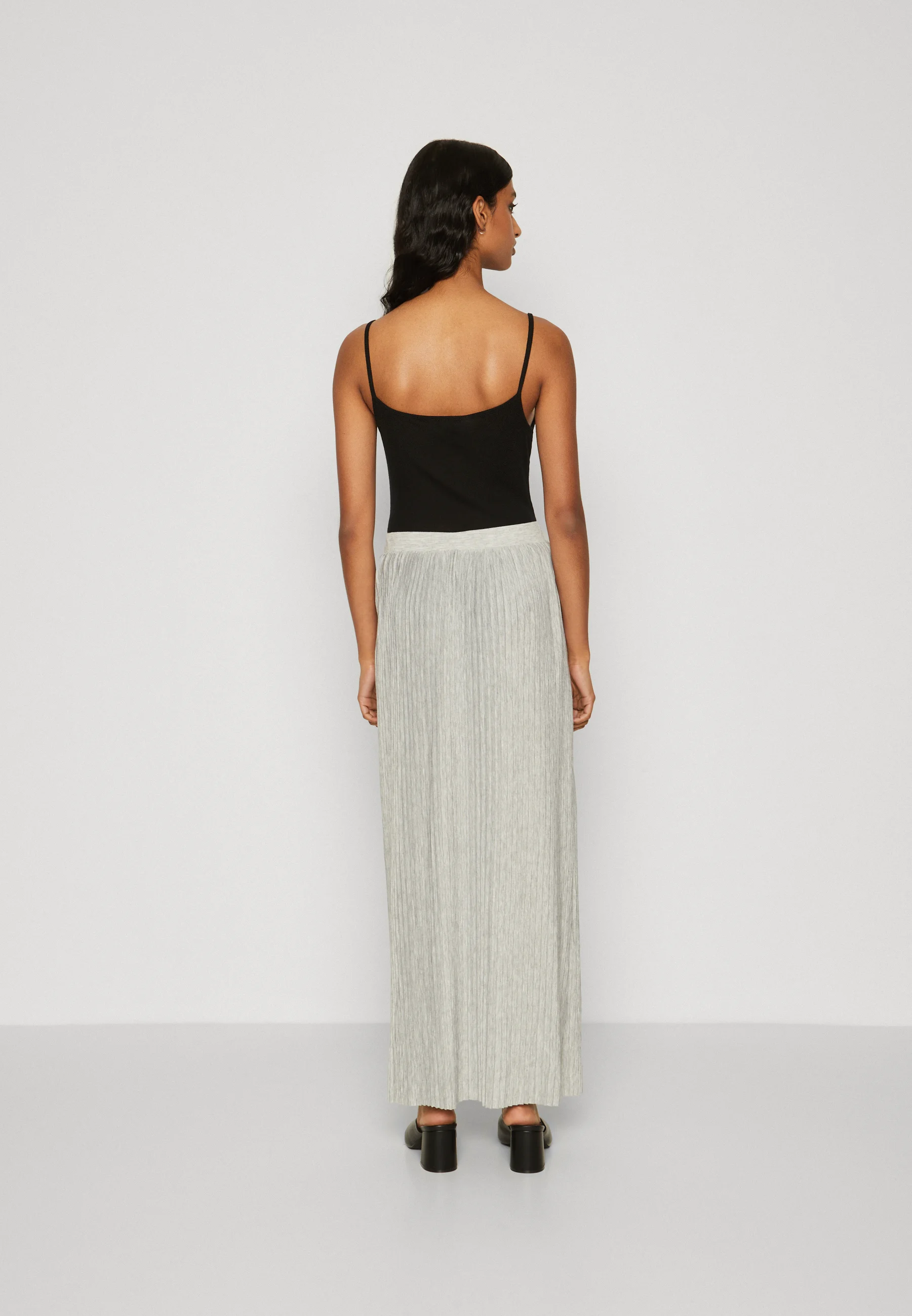 Vero Moda Petite VMMILLE SKIRT - Falda plisada