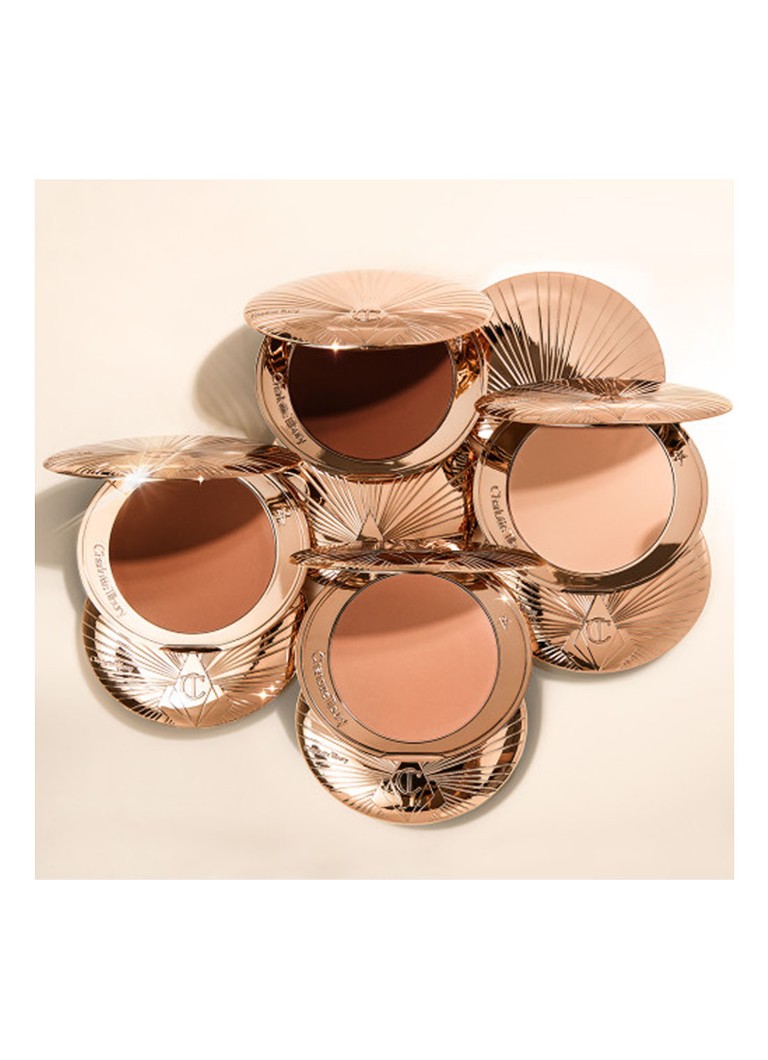 Bronzul aplicat cu aerograf al lui Charlotte Tilbury