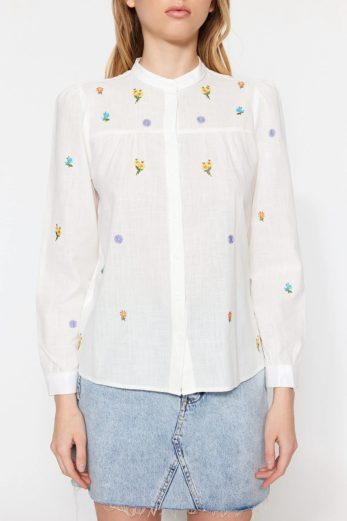 Trendyol Collection  Ecru Bestickt - Regular Fit Gewebtes Hemd TWOSS23GO00152