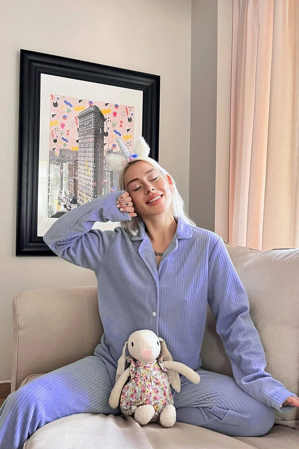 Pijamaevi  Blaues, schlichtes Pyjama-Set aus Plüsch-Fleece mit Knöpfen vorne