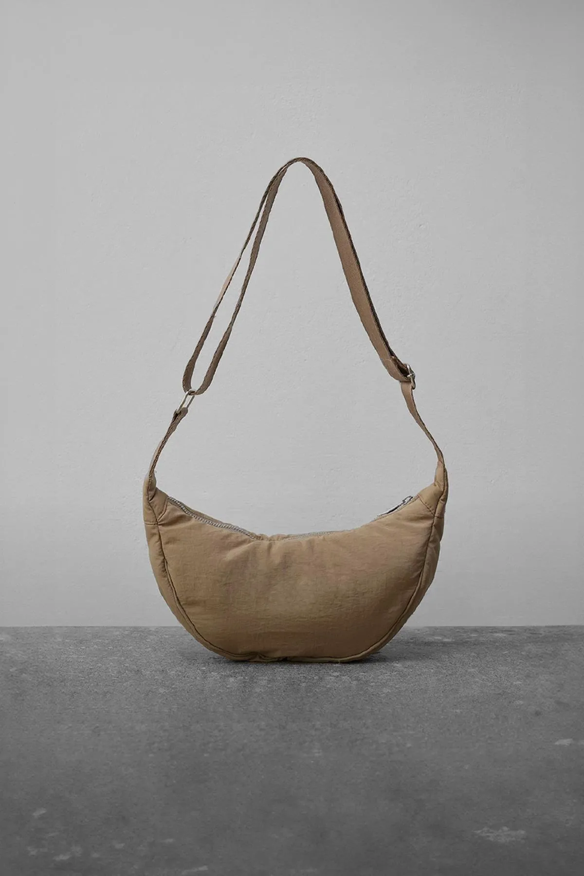 Suud Collection  Kamelfarbene Mini-Dad-Tasche im 90er-Stil