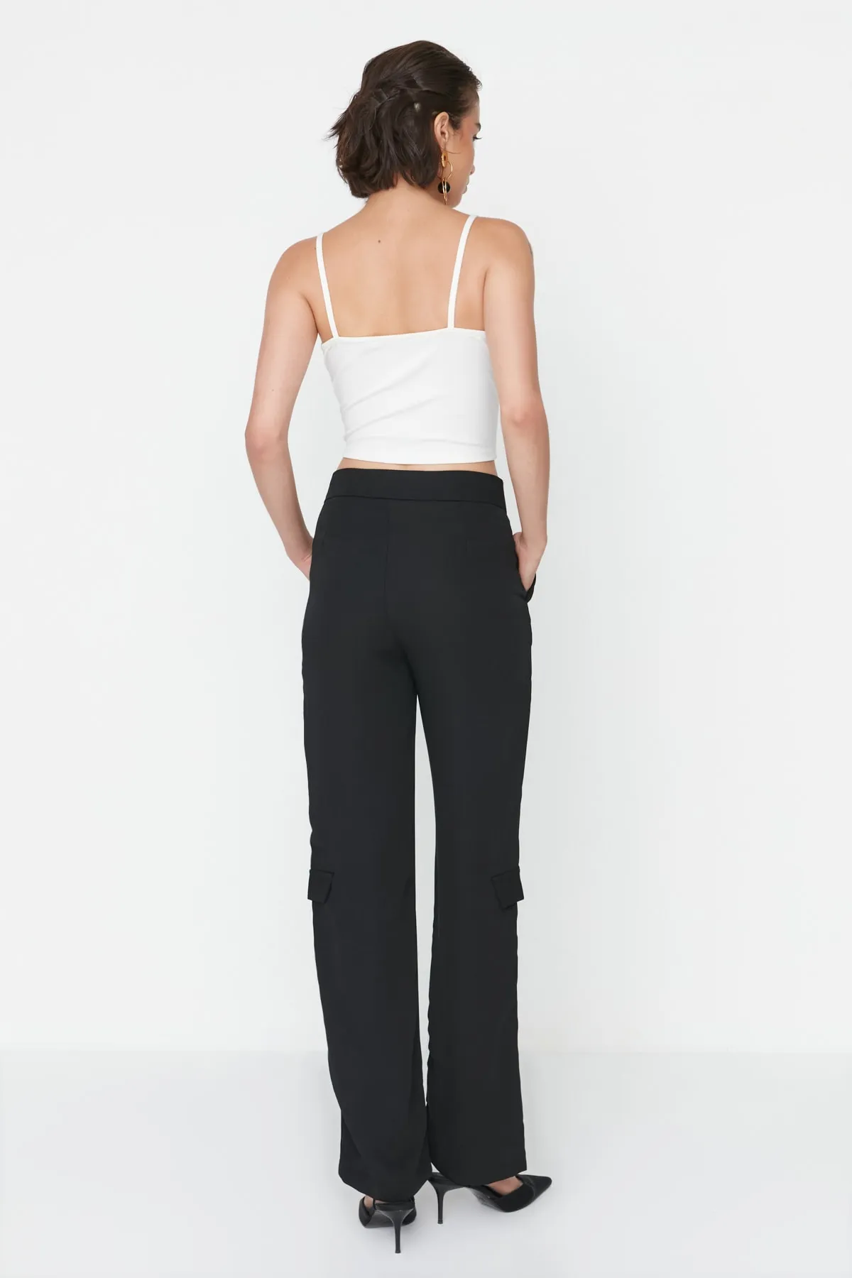 Trendyol Collection  Schwarze, gerade geschnittene Webhose TWOAW23PL00041