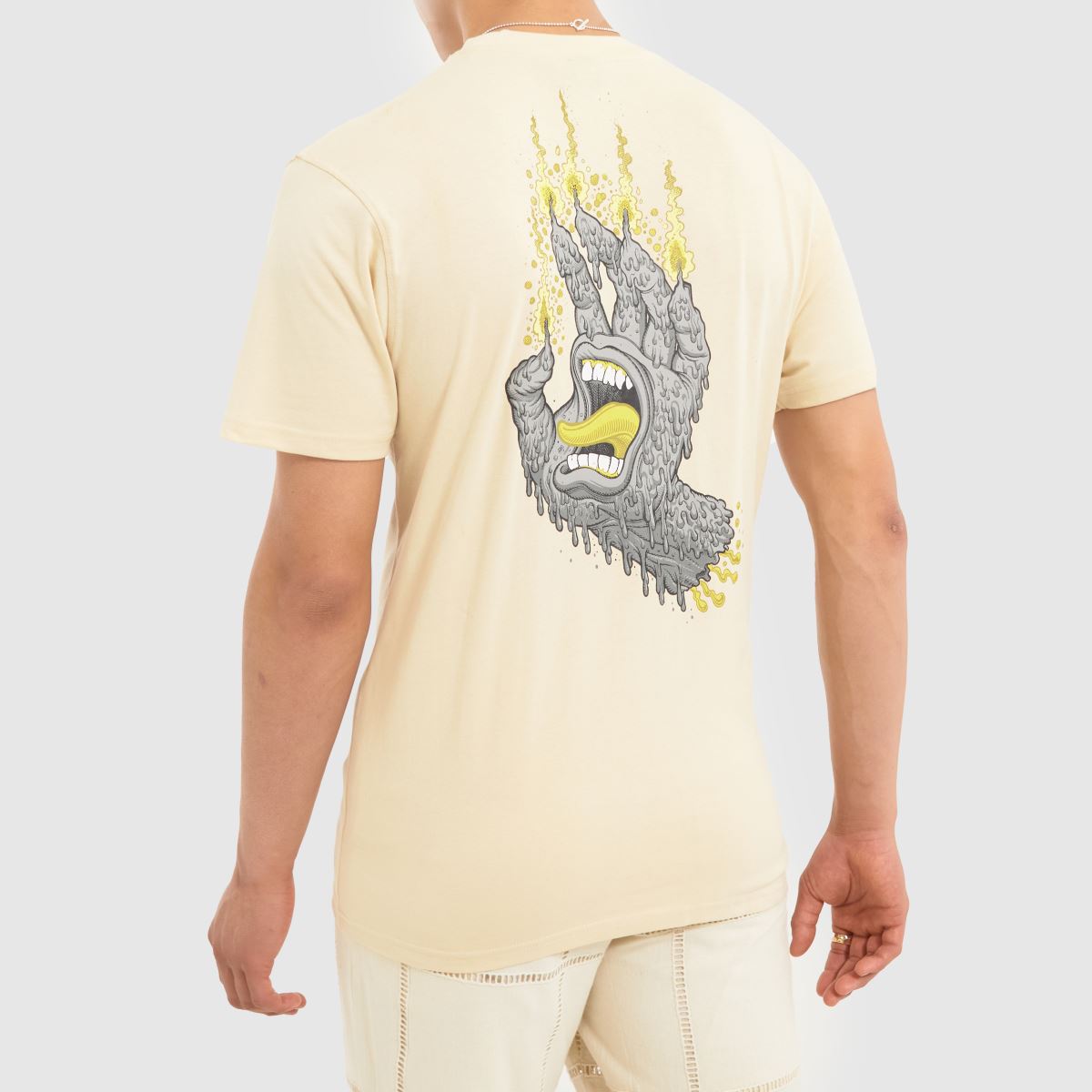 Santa Cruz – Naturfärgad t-shirt med handmotiv och fredsritualer