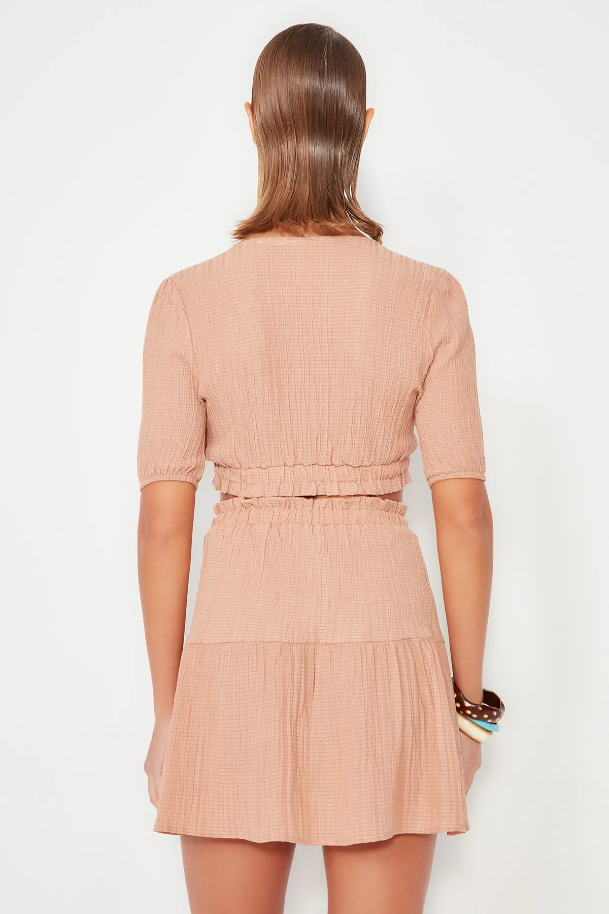 Trendyol Collection  Ecru gewebte Bluse im Leinen-Look, Rock-Set im Leinen-Look TBESS23AU00088