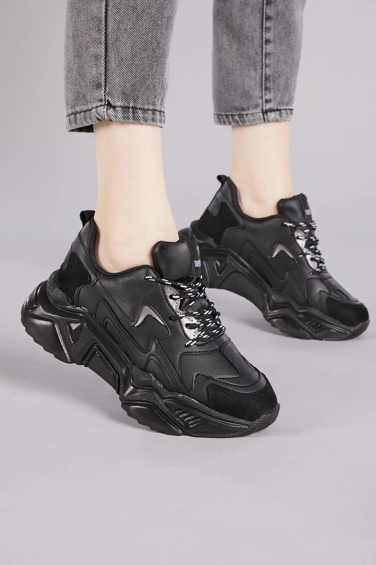Tonny Black  Schwarze Sportschuhe für Damen Dnz