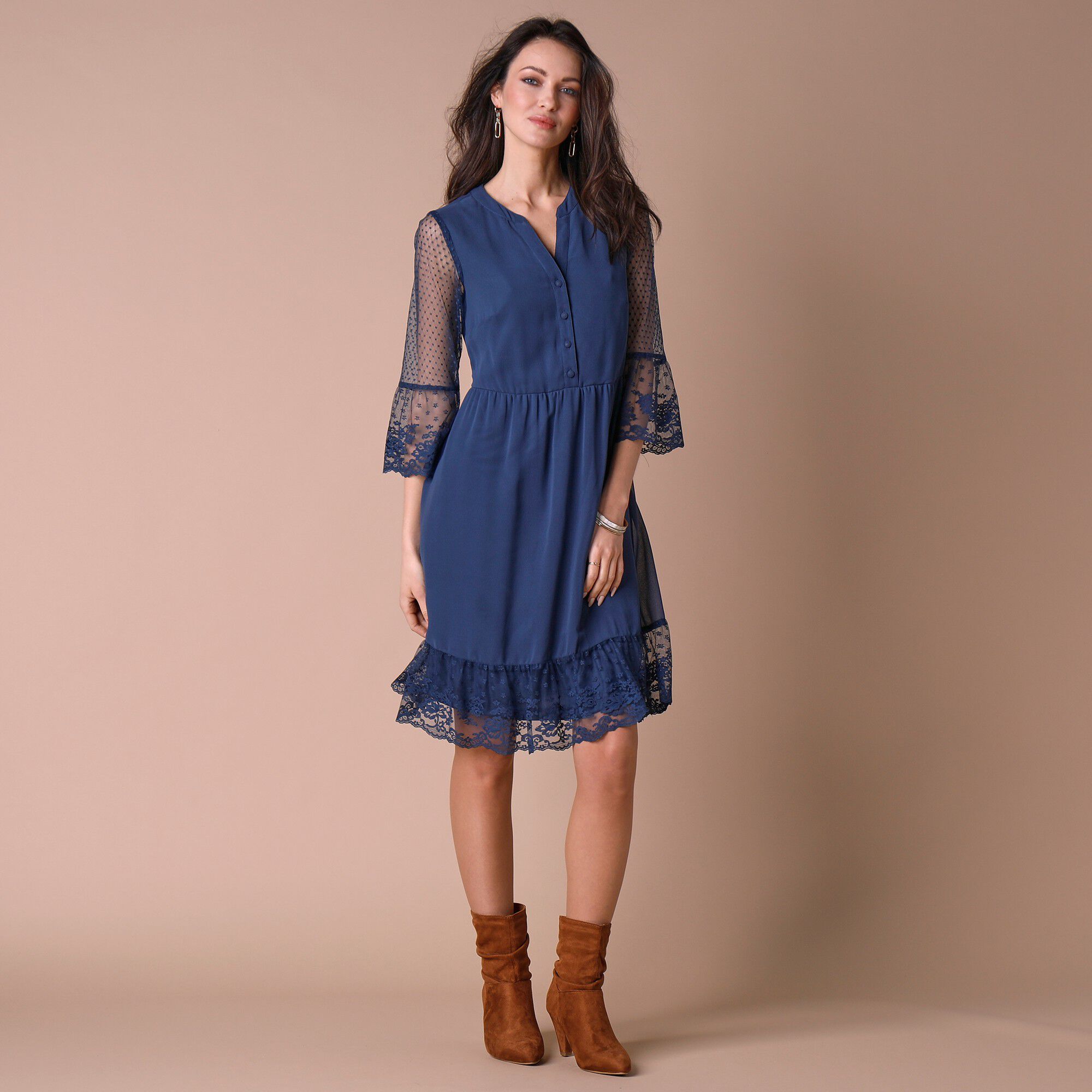 Robe dentelle manches 3/4 unie