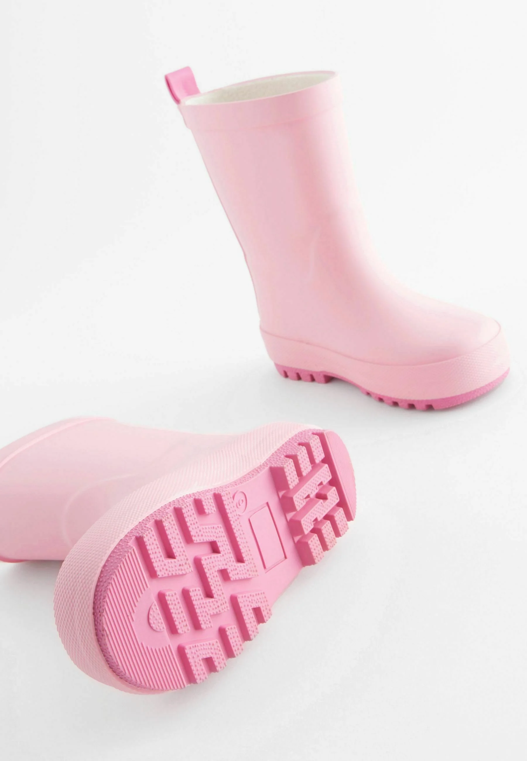 Siguiente ESTÁNDAR DE PERSONAJE - Botas de goma