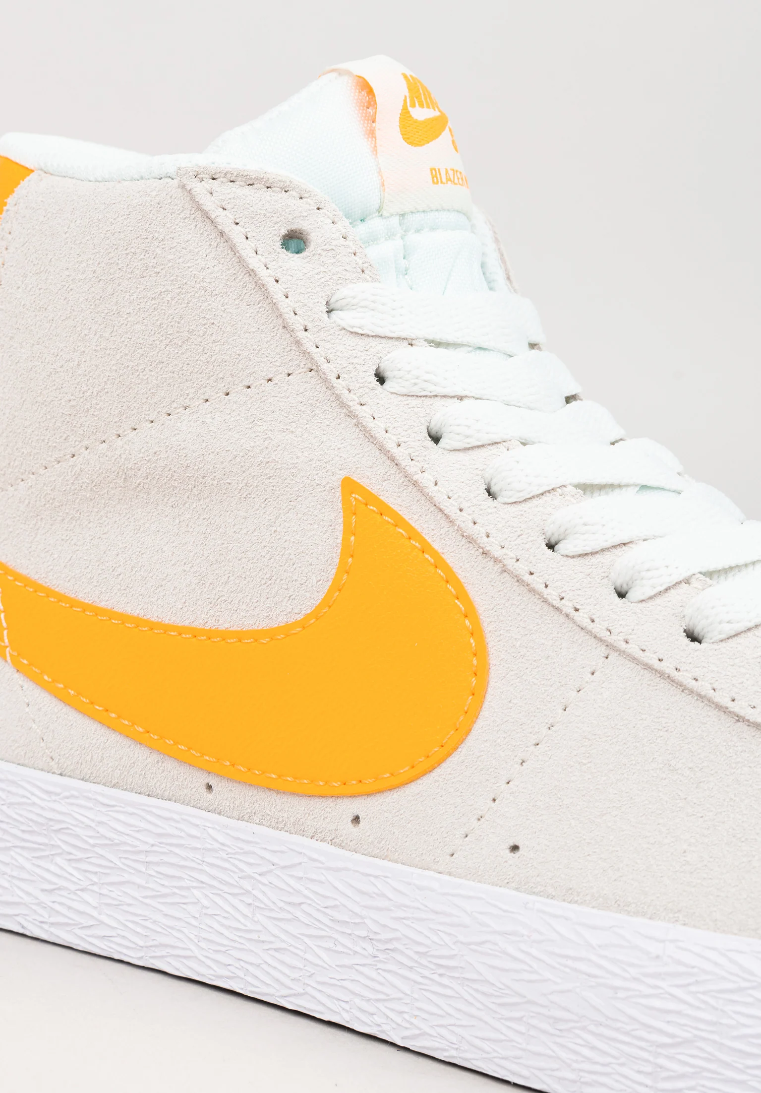 Zoom Blazer Mid