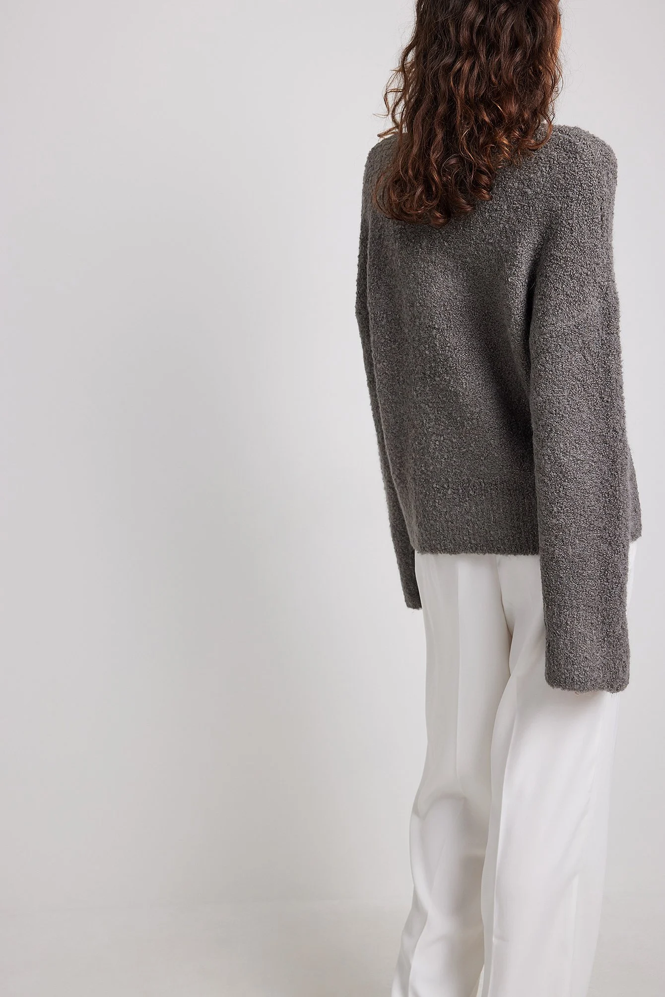 Strickpullover mit Rollkragen aus einer Wollmischung