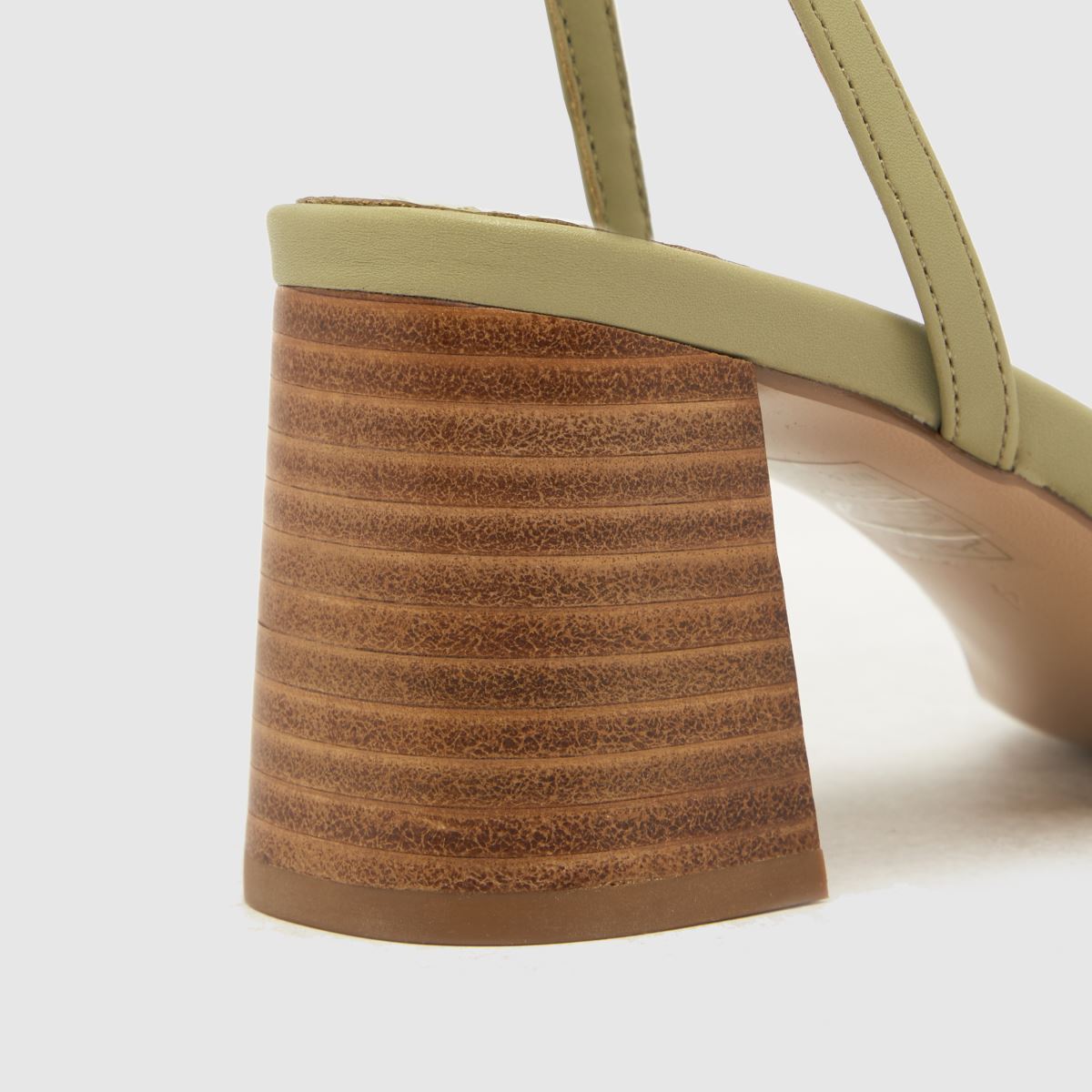 Schuh Saturn pántos, blokkos magassarkú, világoszöld színben