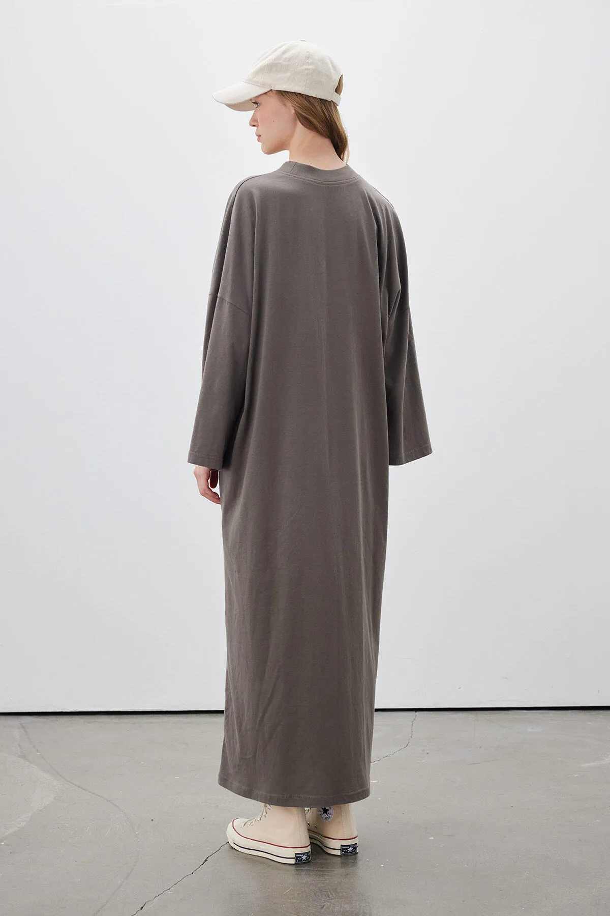 Manuka  Übergroßes langes bequemes Kleid Anthrazit