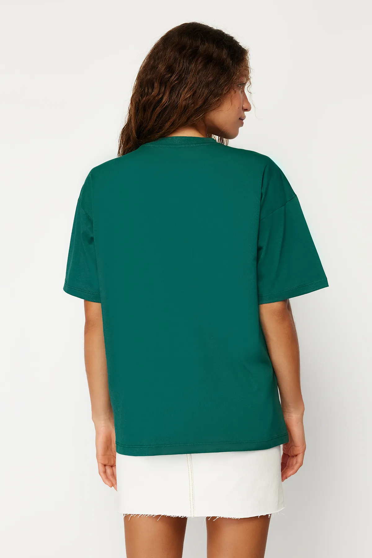 Trendyol Collection  Smaragdgrünes, übergroßes/weites Strick-T-Shirt mit Rundhalsausschnitt, 100 % Baumwolle, TWOSS20TS0134