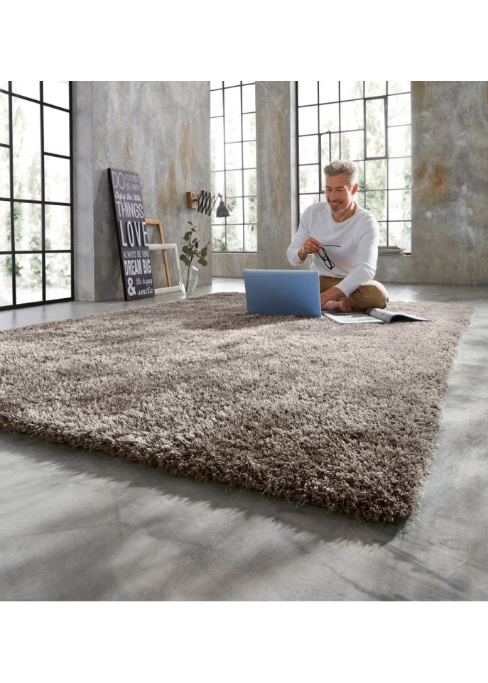 Hochflor Teppich mit besonders dichtem Flor