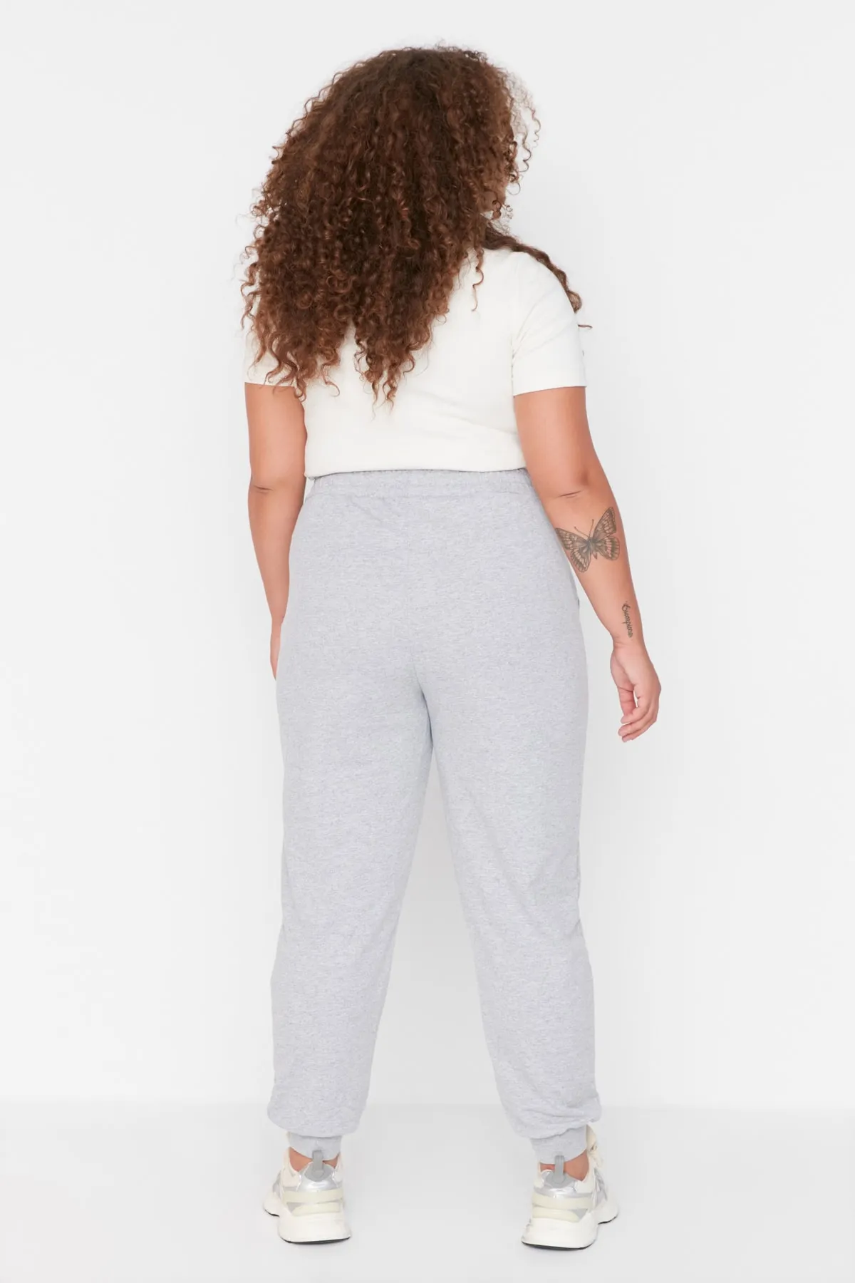 Trendyol Curve  Große Größen in Sweathose - Grau - Relaxed