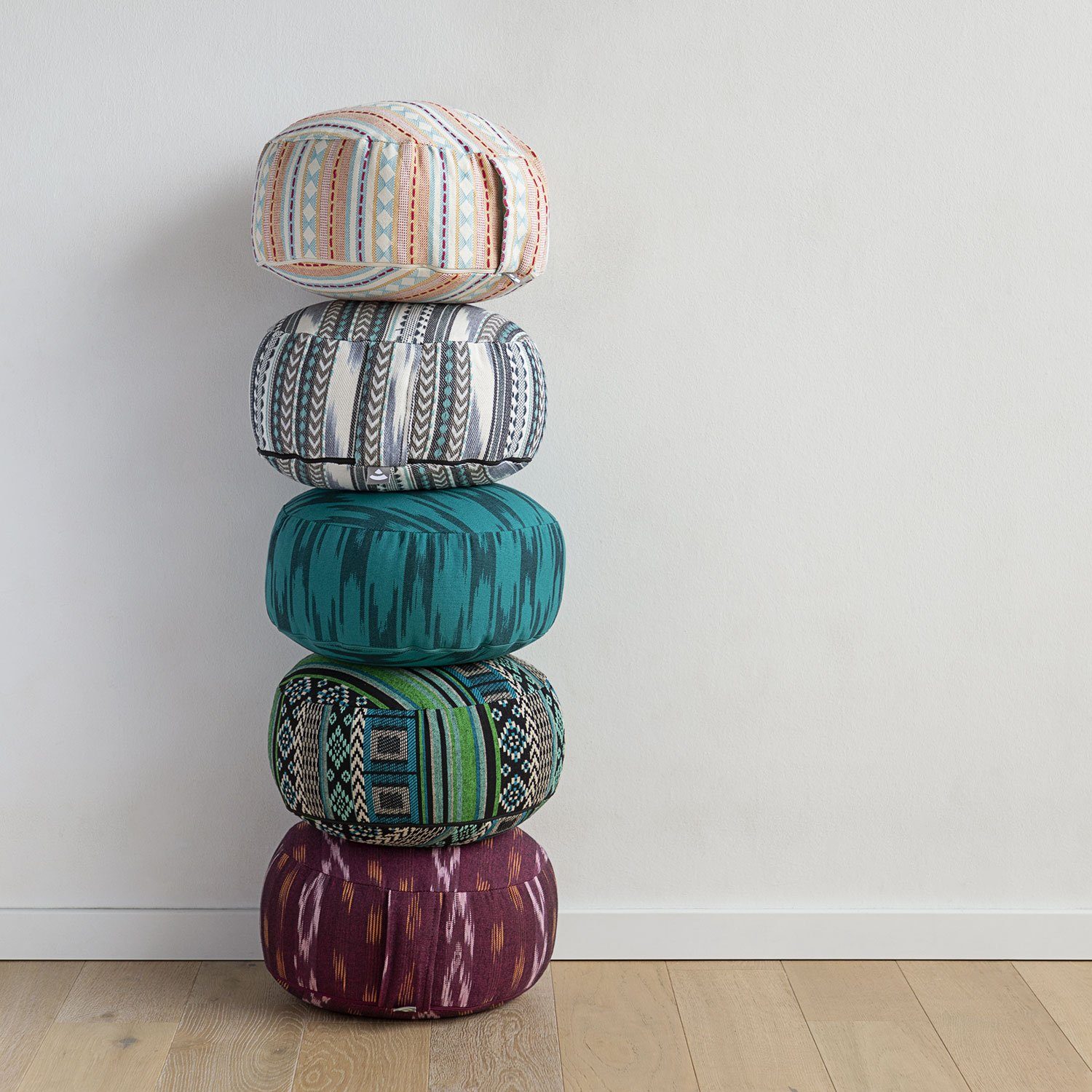 bodhi Meditationskissen Meditationskissen RONDO, ETHNO Collection, Ikat-Webstoff, weinrot gemustert