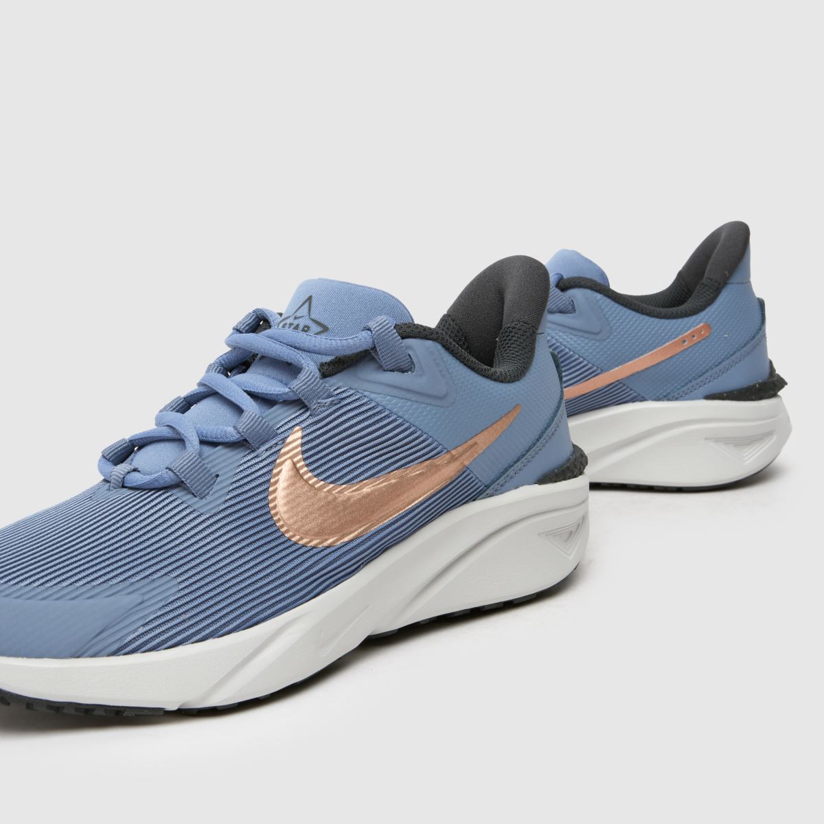 Nike grå Star Runner 4 flickor ungdomsskor