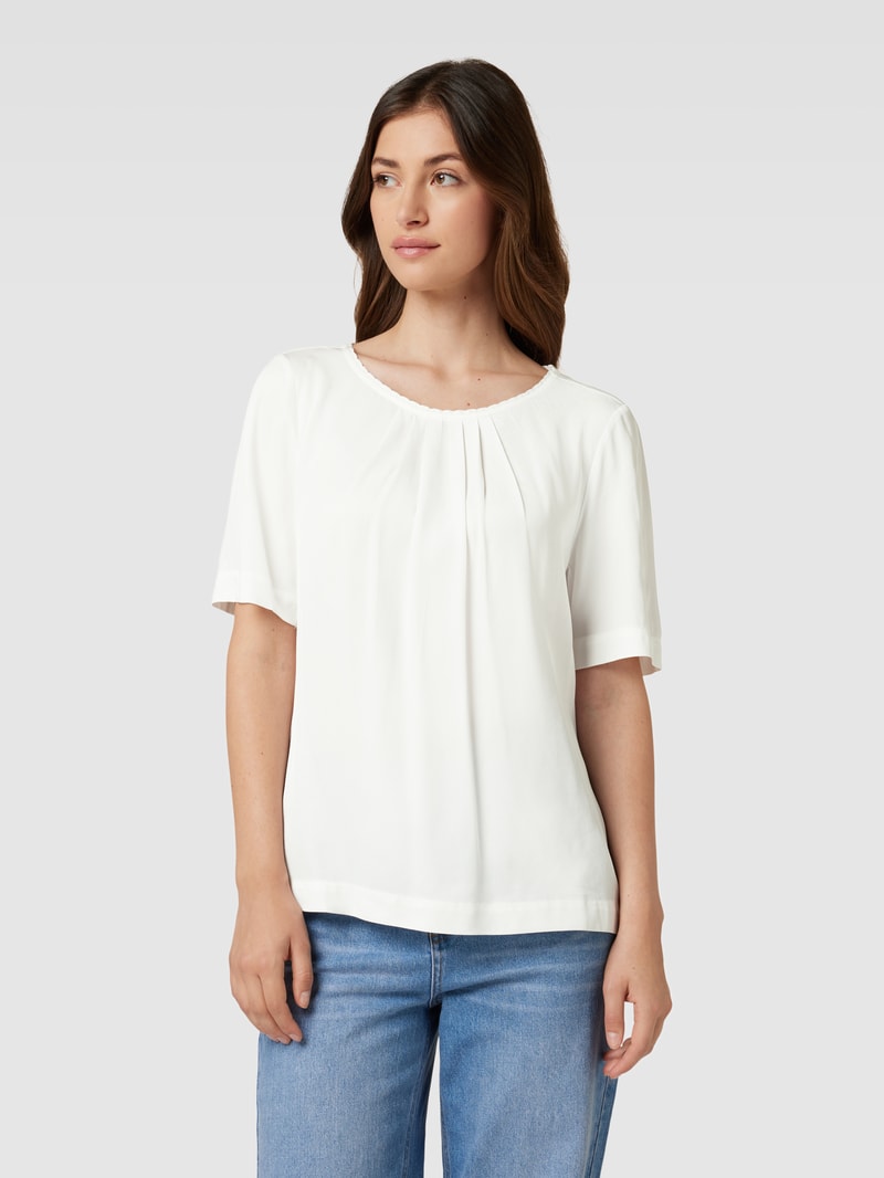Bluse mit gelegten Falten in weiß