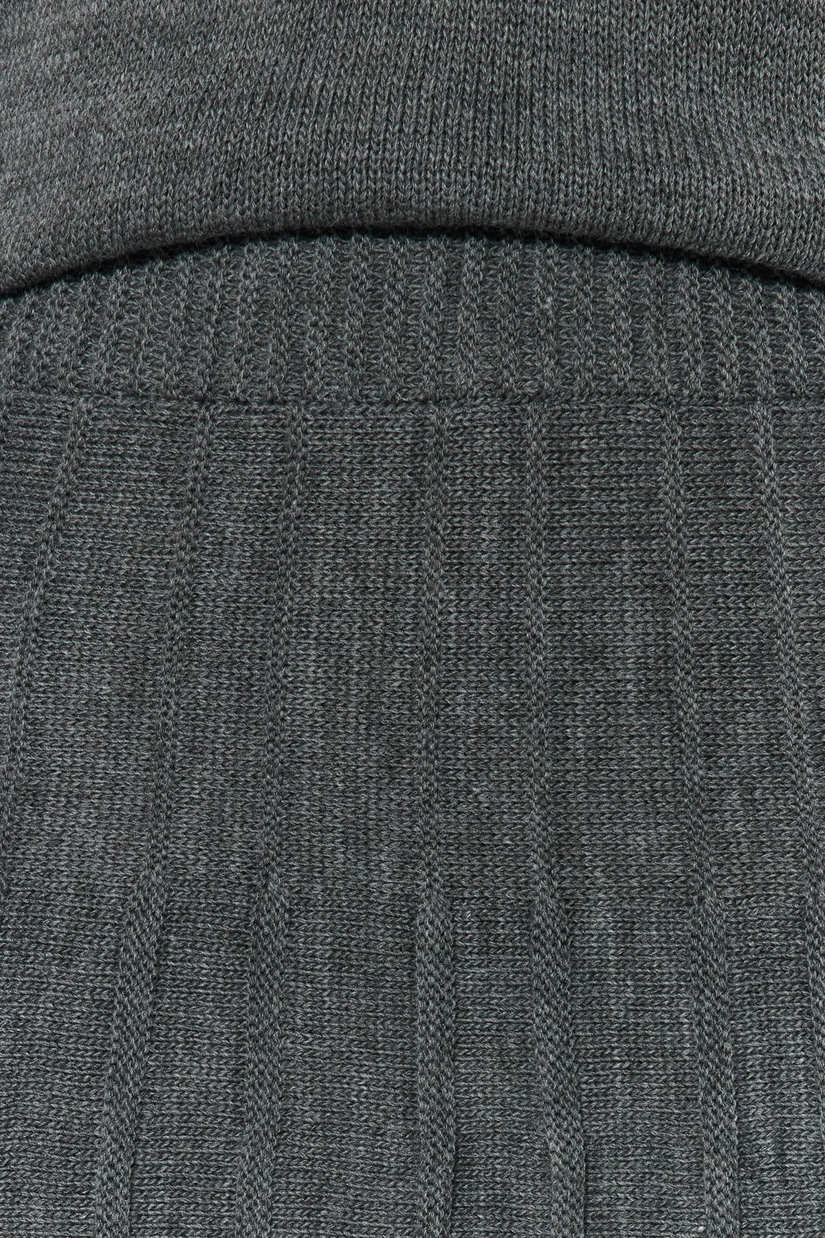 Trendyol Collection  Anthrazitfarbenes, detailliertes Strickoberteil mit Rüschen und Stehkragen TWOAW23AU00184