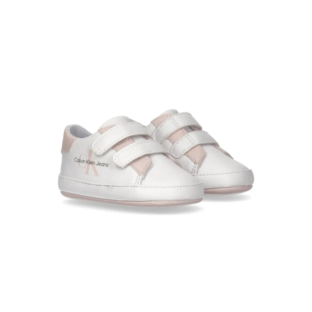 Calvin Klein Krabbelschuh V0A4-80780-1582X134 / weiss